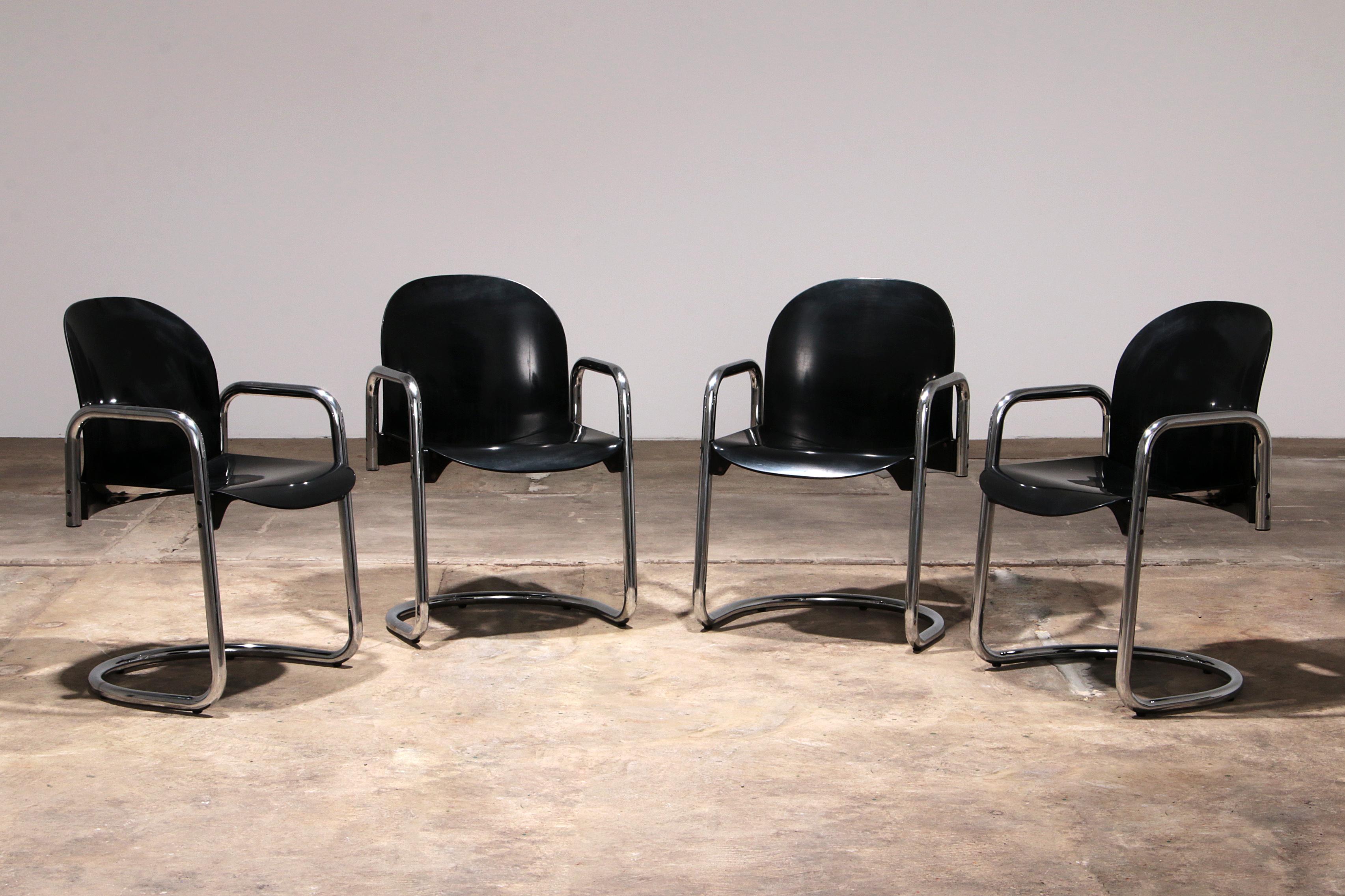 Mid-Century Modern Tobia & Afra Scarpa Model Dialogo Chair for B&B Italia, 1970s For Sale