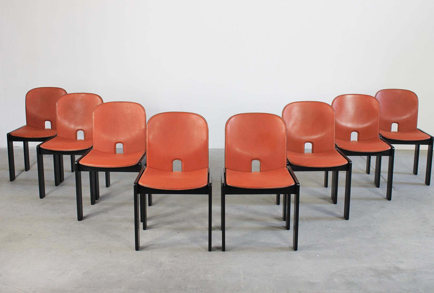 Mid-Century Modern Tobia & Afra Scarpa Set of Eight 121 Chairs in Wood and Leather by Cassina 1965 For Sale