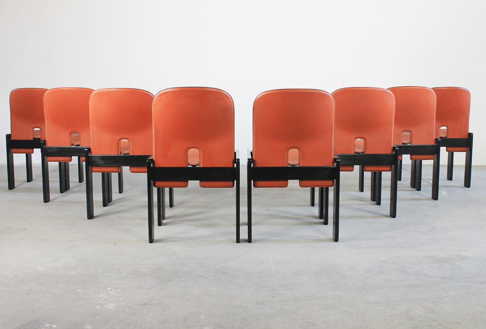 Italian Tobia & Afra Scarpa Set of Eight 121 Chairs in Wood and Leather by Cassina 1965 For Sale
