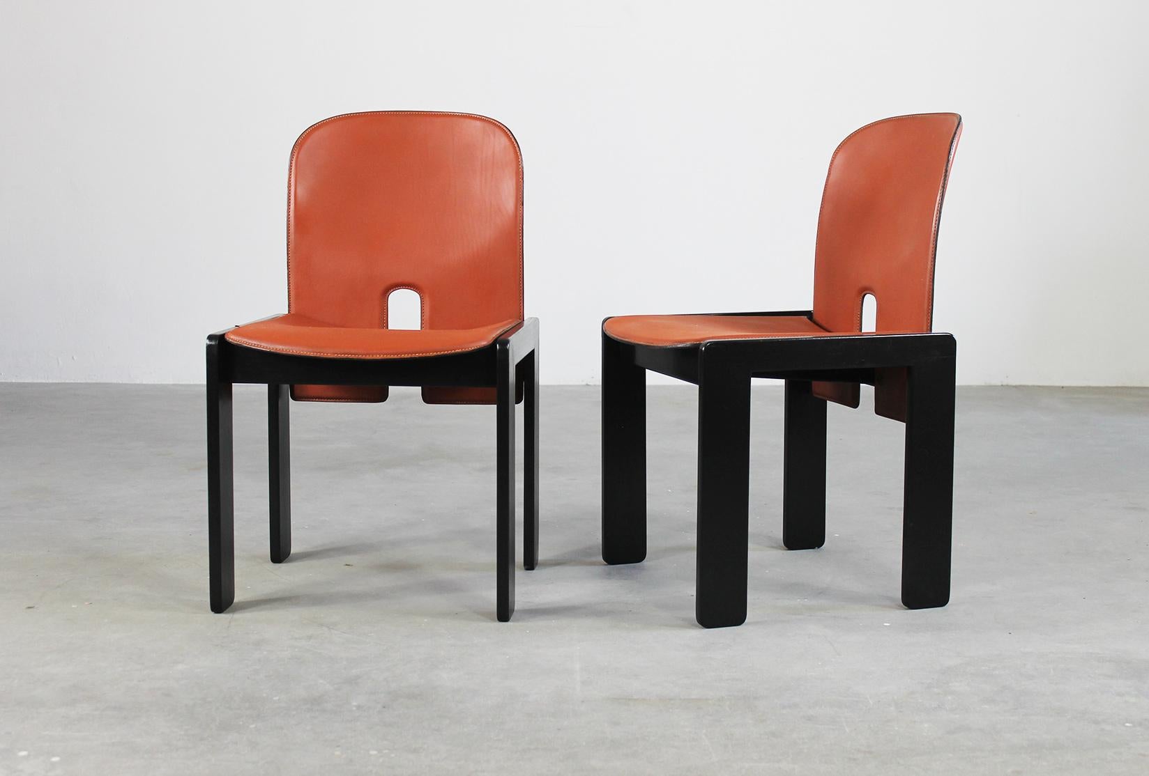 Mid-20th Century Tobia & Afra Scarpa Set of Eight 121 Chairs in Wood and Leather by Cassina 1965 For Sale