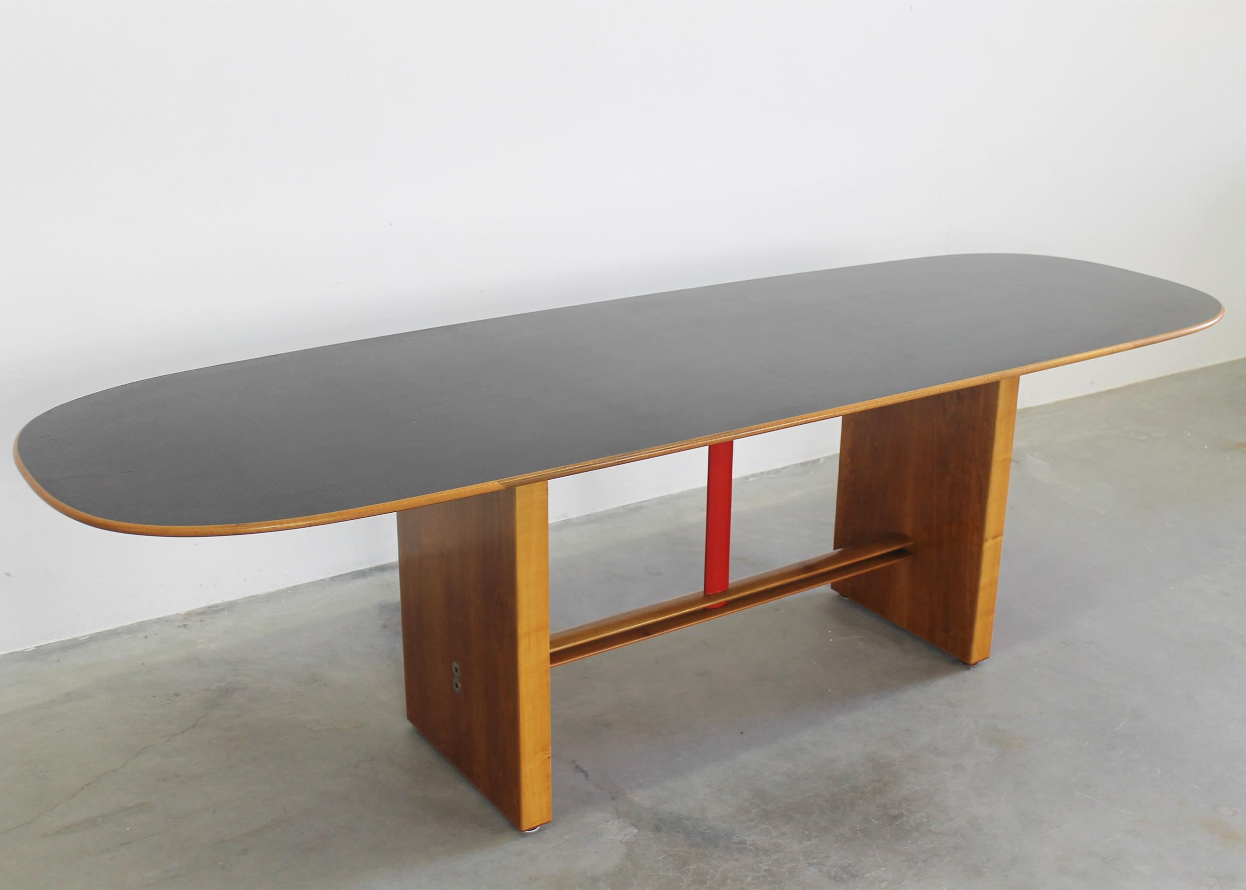 Tobia & Afra Scarpa Torcello Table in Walnut Wood by Stildomus 1970s In Good Condition For Sale In Montecatini Terme, IT