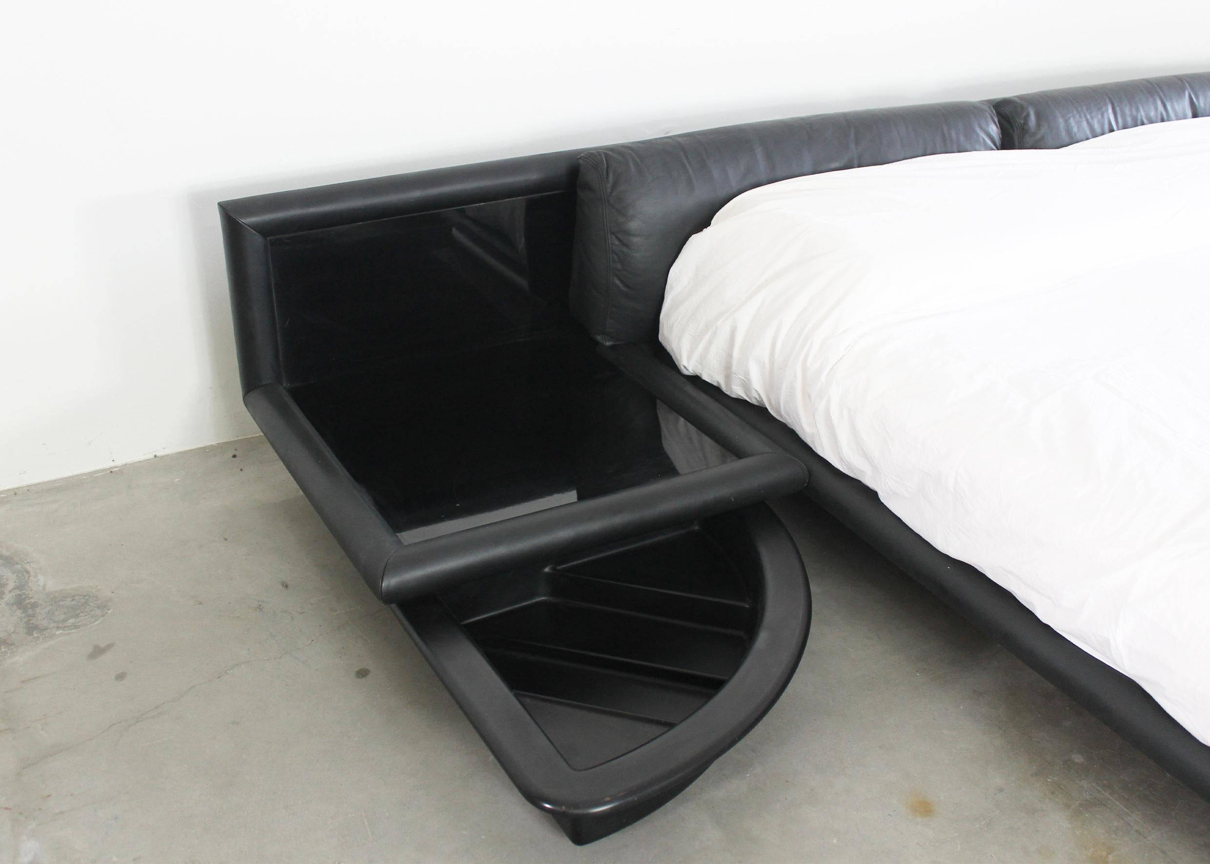 Tobia und Afra Scarpa Morna Bett mit Nachttischen von Molteni, 1972 im Zustand „Gut“ im Angebot in Montecatini Terme, IT