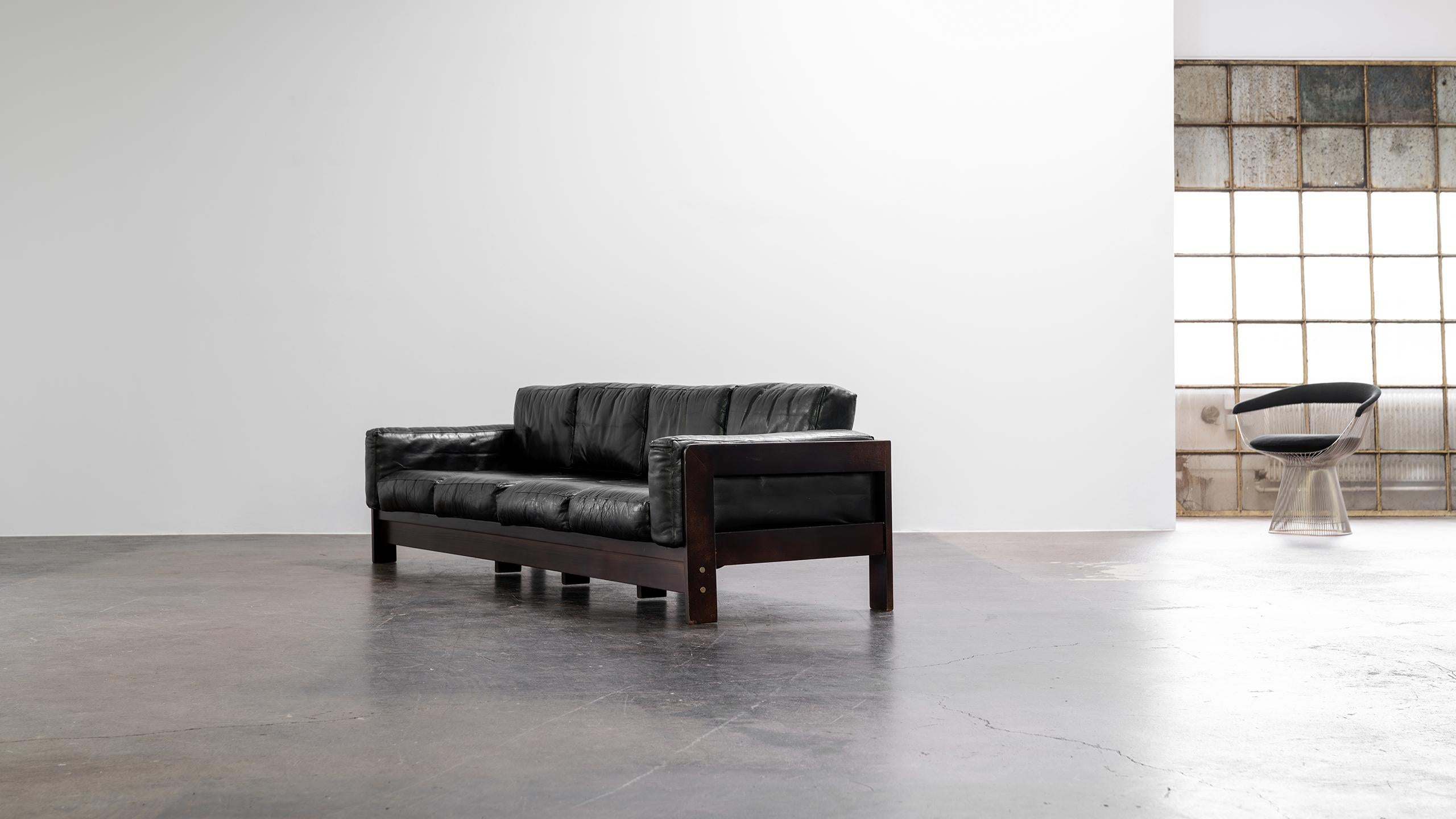 Mid-20th Century Tobia Scarpa - 4 seater Bastiano Sofa, 1969 for Knoll International in Leather