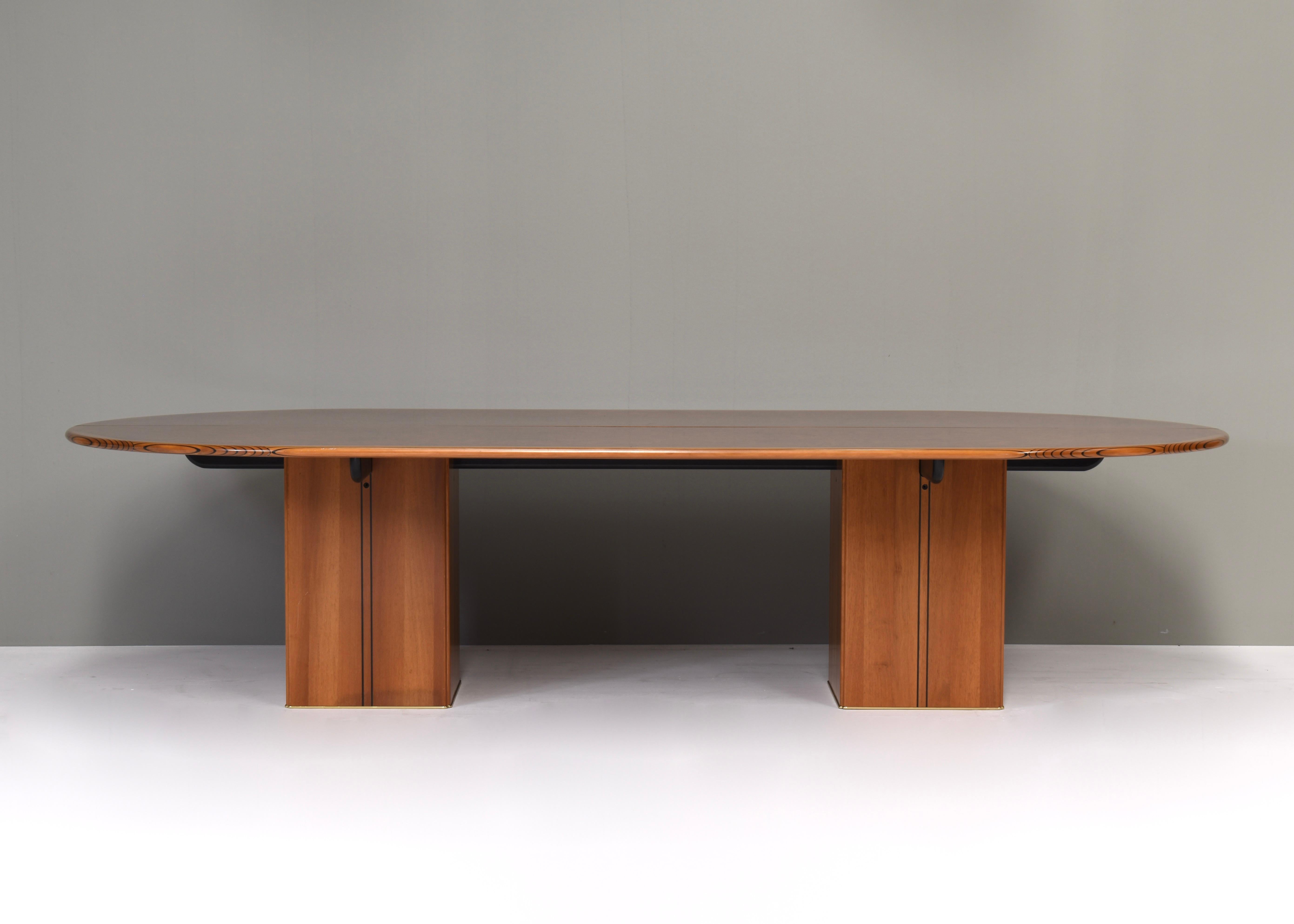 Tobia Scarpa Africa Dining / Conference Table by Maxalto, Italy, 1970 In Good Condition In Pijnacker, Zuid-Holland