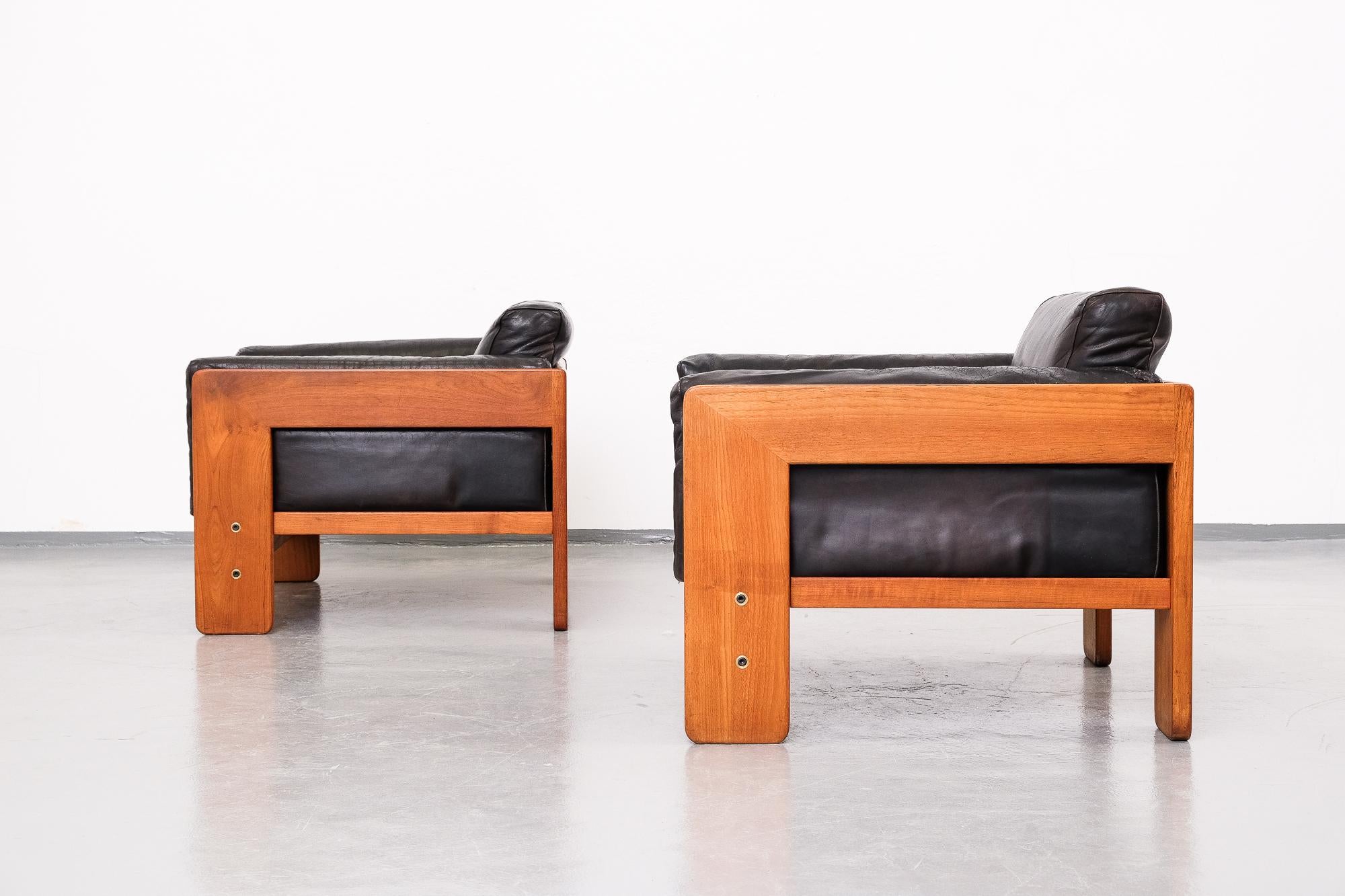 Tobia Scarpa 'Bastiano' Lounge Chairs in Teak and Black Leather 1