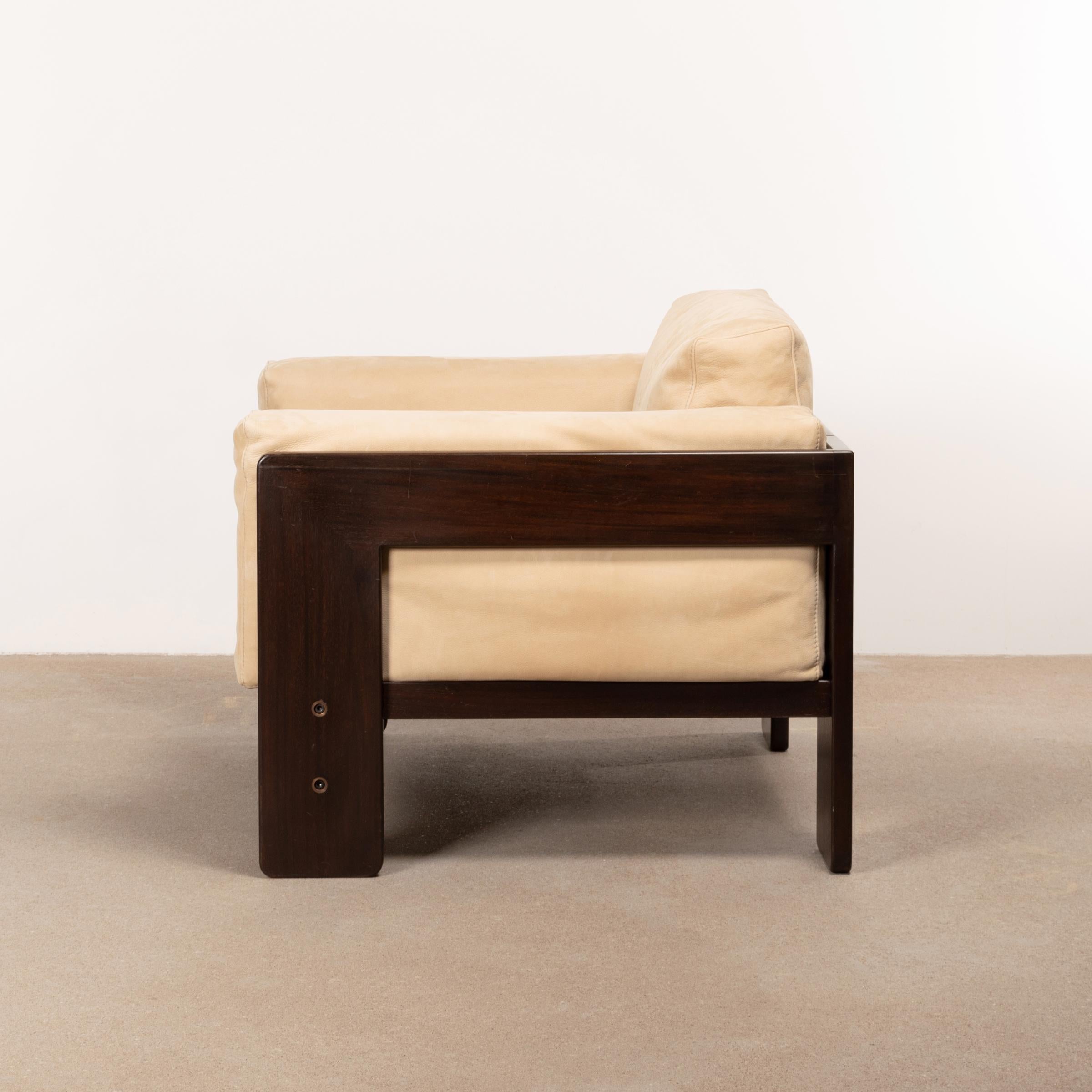 Tobia Scarpa Bastiano Lounge Chairs in Walnut and Beige Suede Leather for Knoll 3