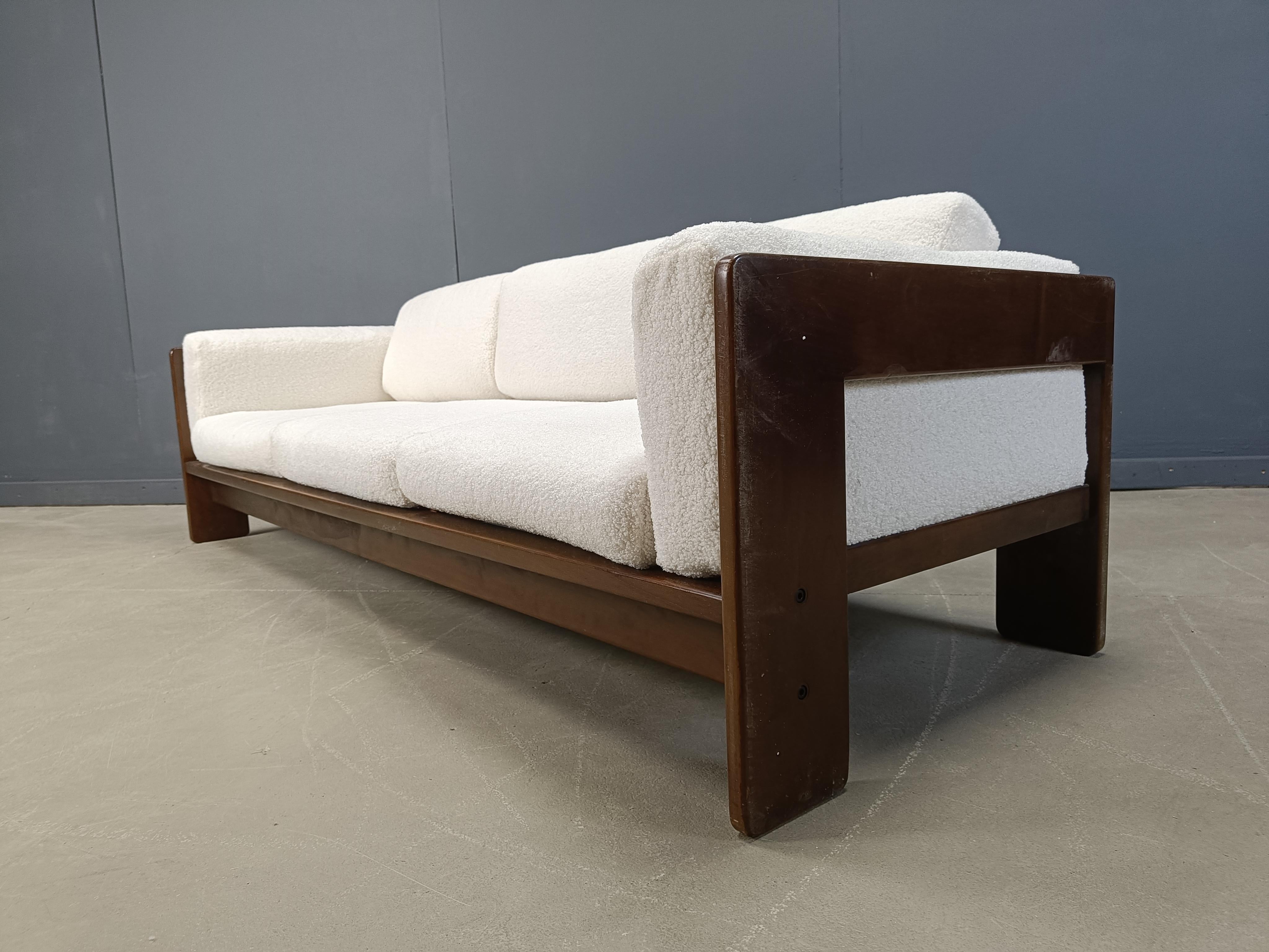 Tobia Scarpa  Sofá de tres plazas 'Bastiano' de Knoll, años 70 Bouclé en venta
