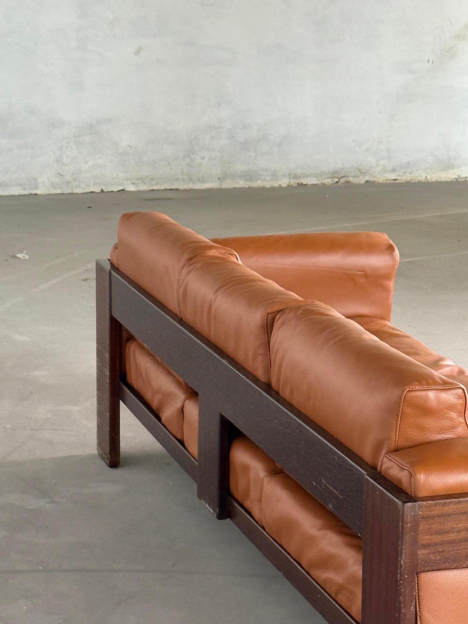 Tobia Scarpa “Bastiano” Three-Seater Sofa in Cognac Leather – Fully Restored In Excellent Condition For Sale In Astoria, NY