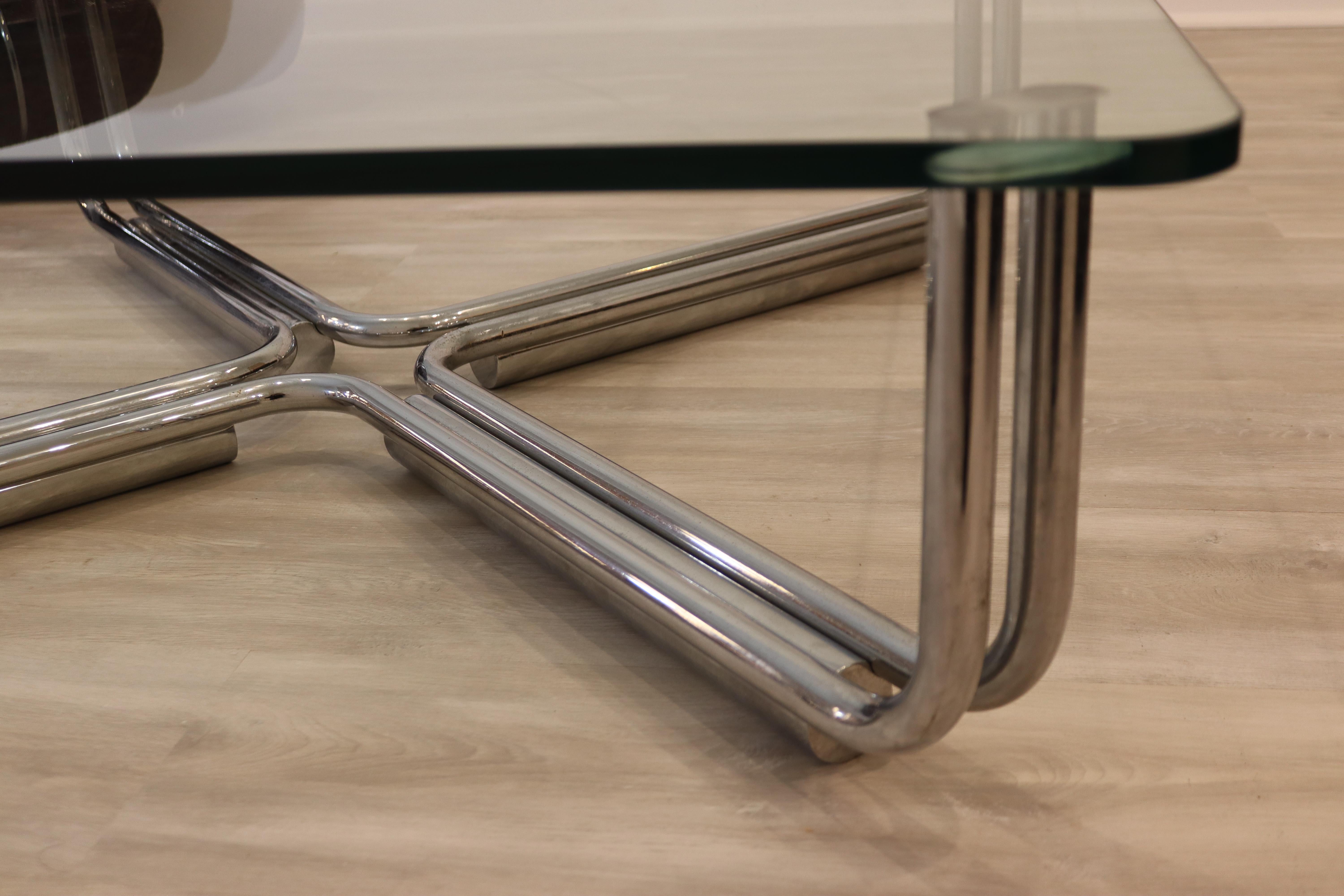 Up for sale is this stunning Tobia Scarpa for Cassina cocktail or coffee table in good vintage condition with some wear on the chrome base.



The Soriana Collection is a beautiful work of art with polished chrome and glass top, resulting in