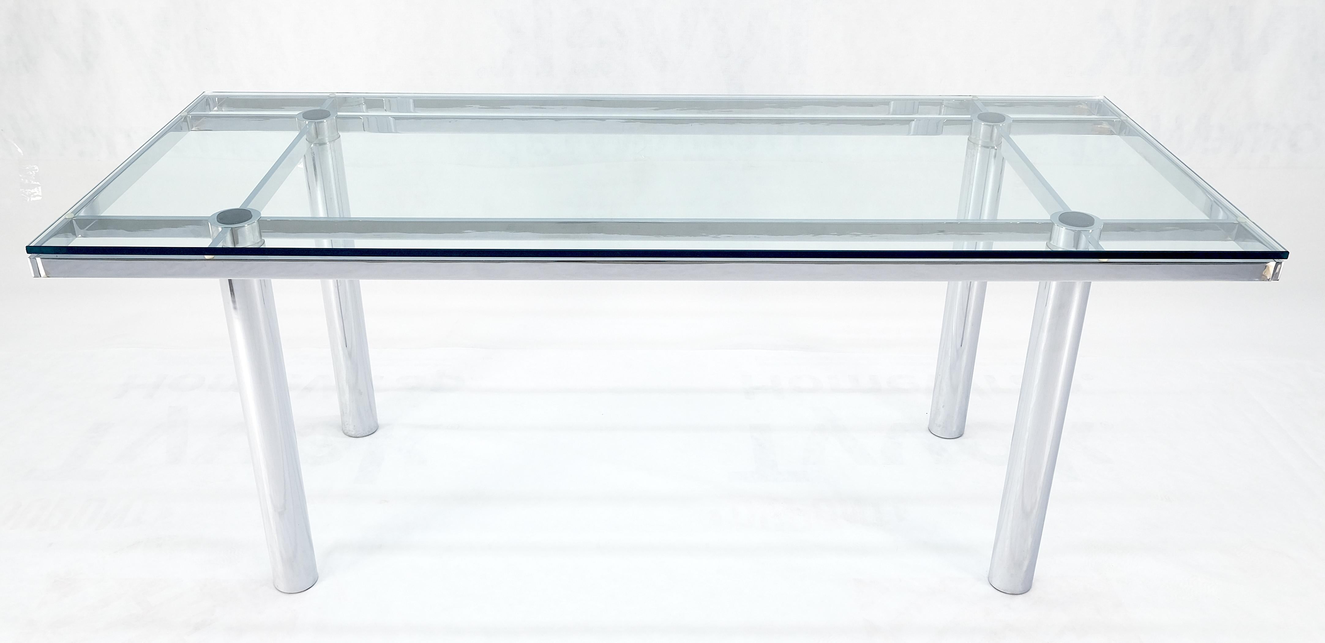 20ième siècle Tobia Scarpa Chrome Base Rectangle Glass Top 4 Cylinder legs Table de salle à manger Mint ! en vente