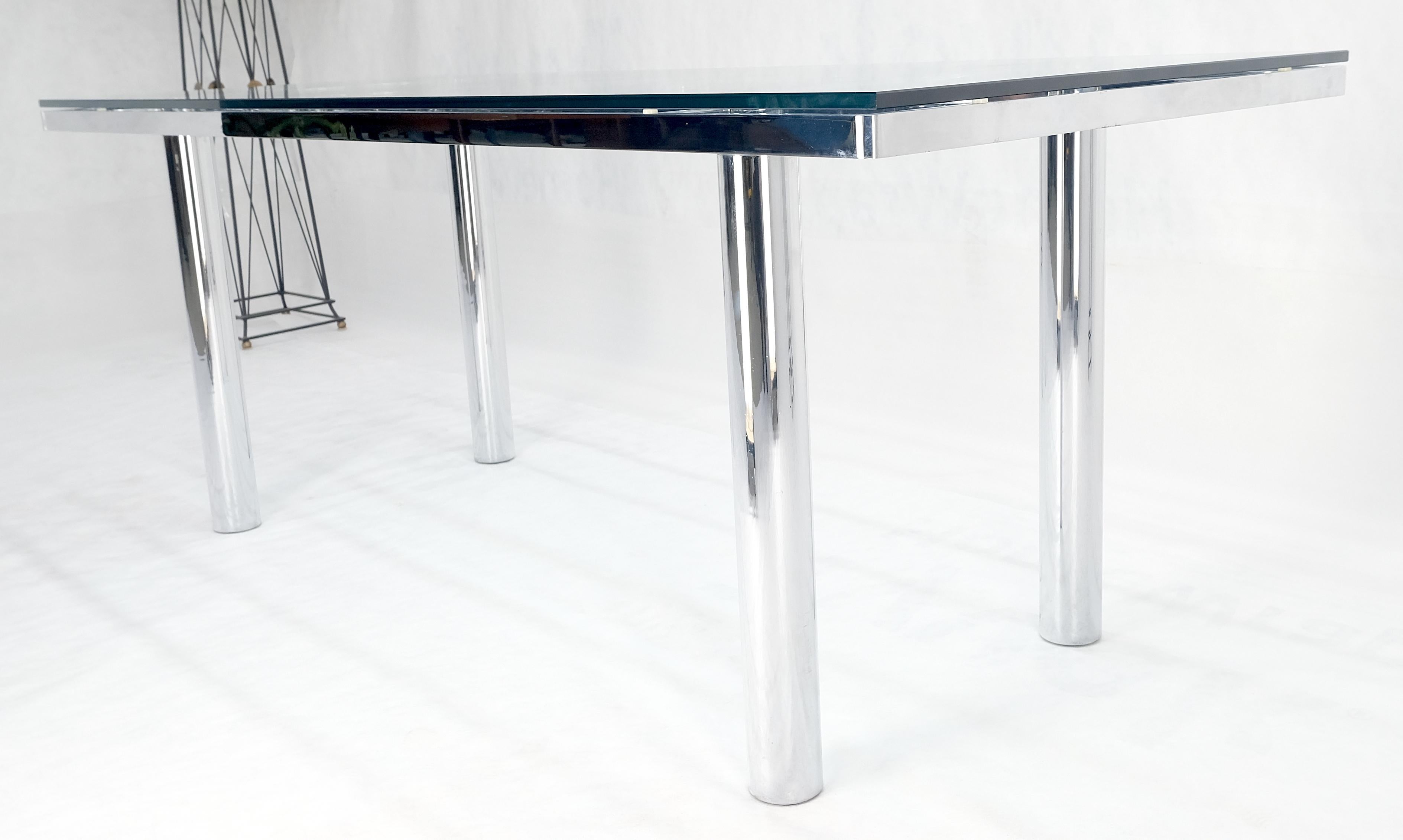 Tobia Scarpa Chrome Base Rectangle Glass Top 4 Cylinder legs Table de salle à manger Mint ! en vente 3