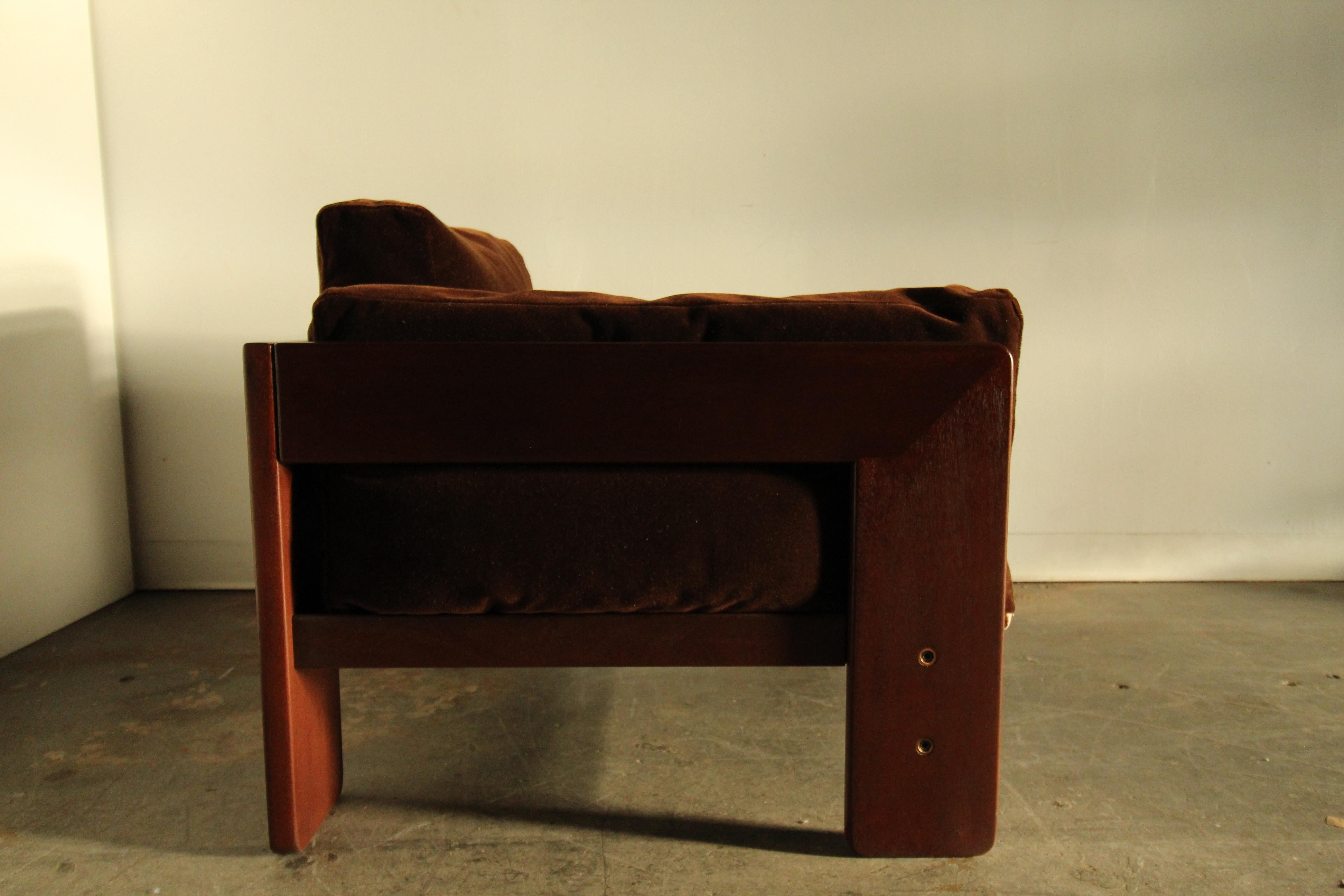Tobia Scarpa for Gavina 'Bastiano' Brown Mohair Lounge Chair, 1970s In Good Condition In Coronado, CA
