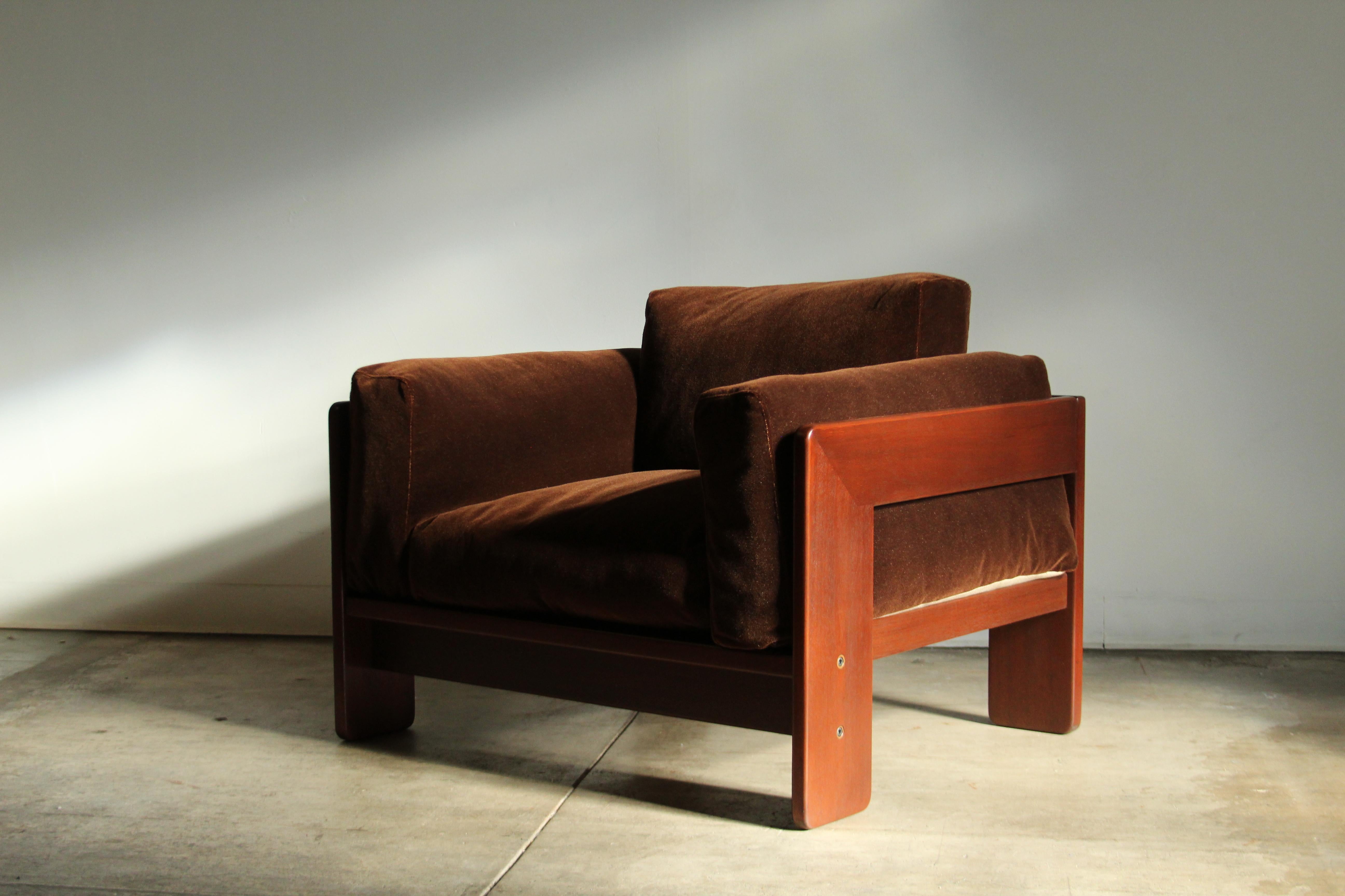Tobia Scarpa for Gavina 'Bastiano' Lounge Chairs in Brown Mohair 2