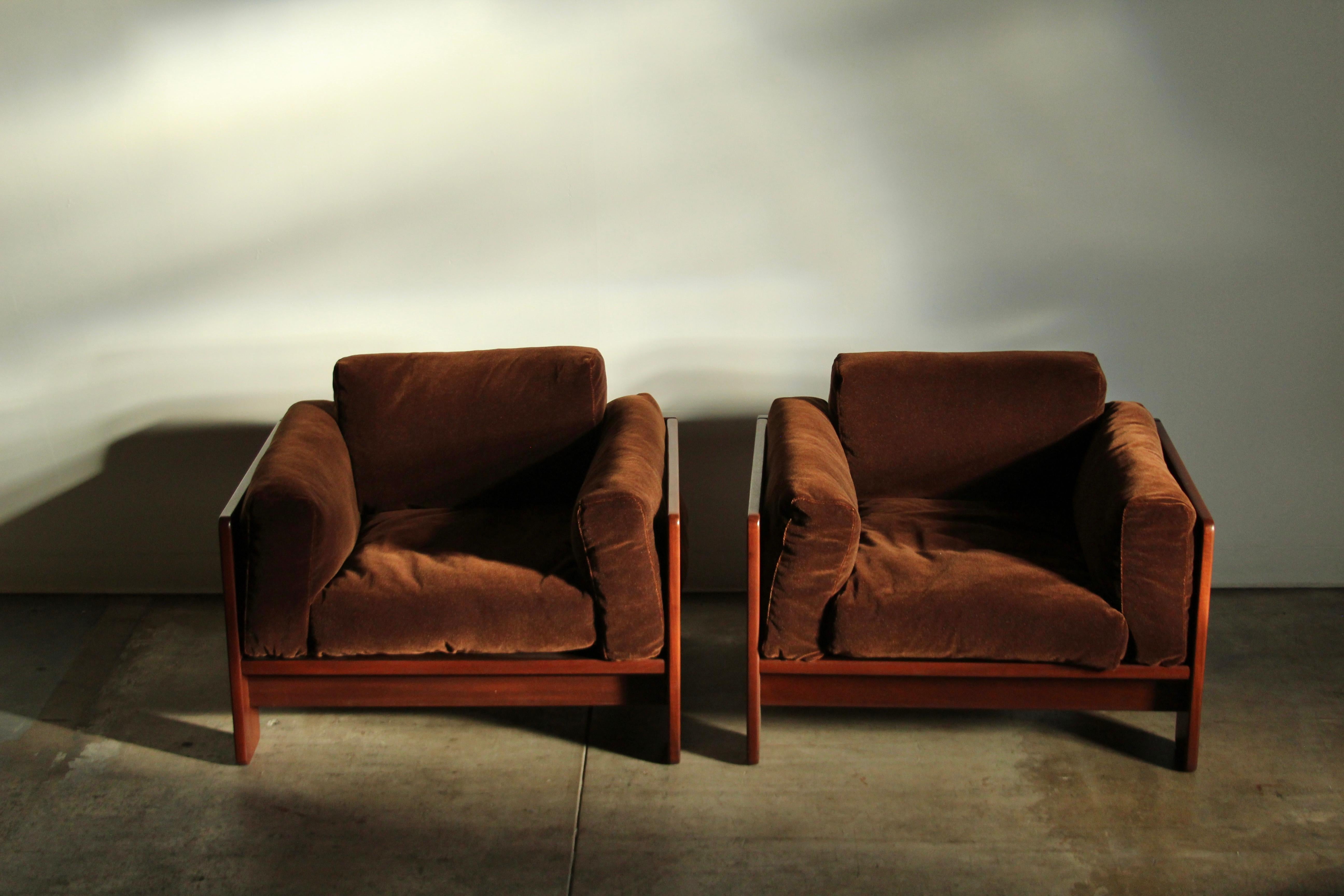 Italian Tobia Scarpa for Gavina 'Bastiano' Lounge Chairs in Brown Mohair