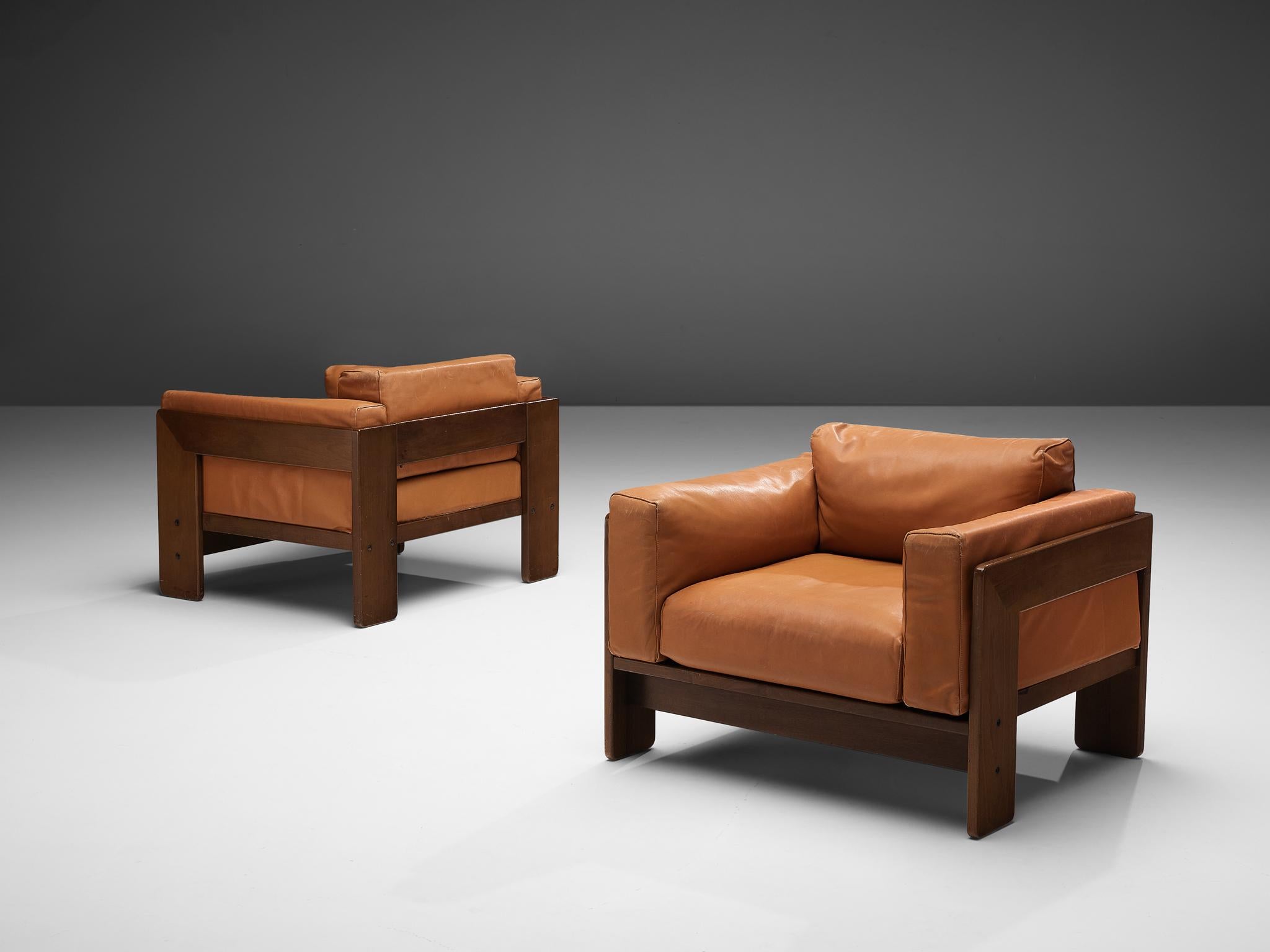 Tobia Scarpa for Knoll, pair of 'Bastiano' club chairs, cognac leather and walnut, Italy, design 1960, manufactured in 1970s

Beautiful pair of Bastiano club chairs made with a walnut frame and cognac leather upholstery. Tobia Scarpa designed the