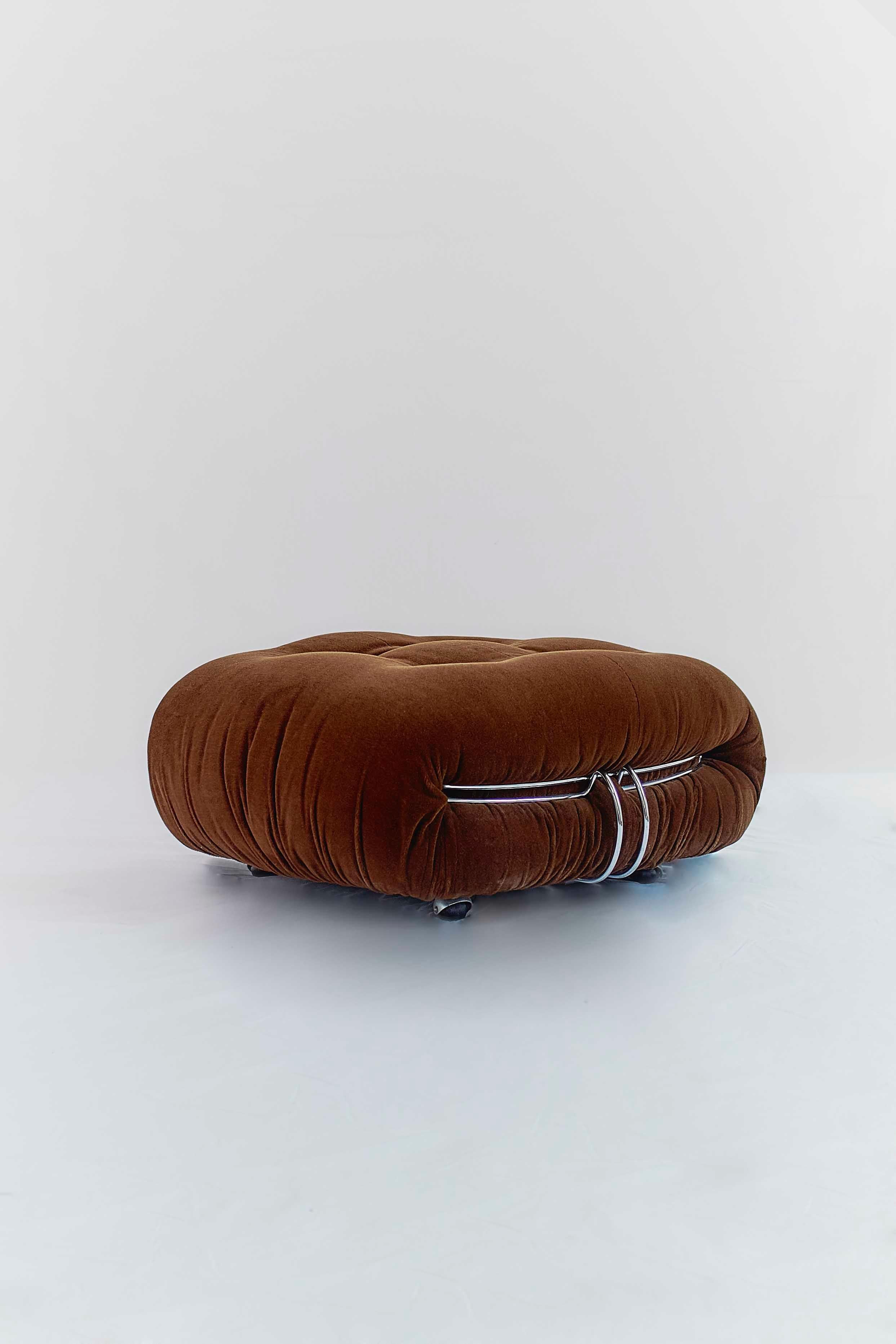 Tobia Scarpa Pair of Soriana Lounge Chairs and Ottoman, Cassina, Italy, 1970 3