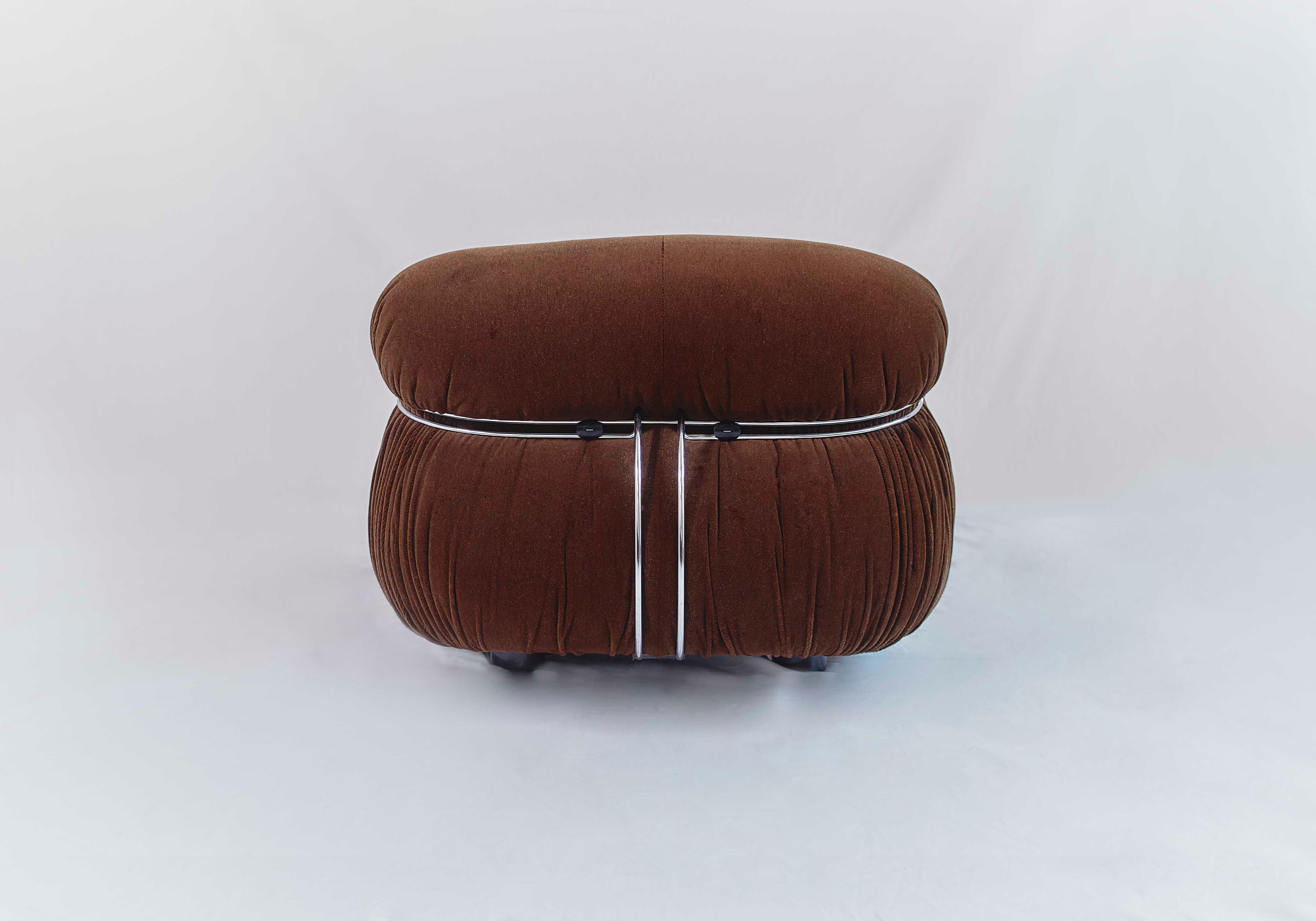Tobia Scarpa Pair of Soriana Lounge Chairs and Ottoman, Cassina, Italy, 1970 2