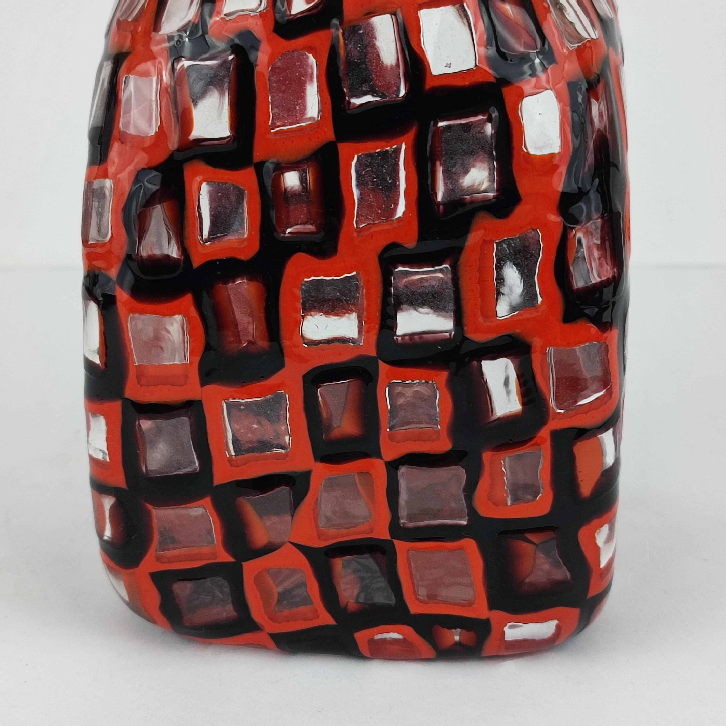 Tobia Scarpa Flasche aus rotem und schwarzem Kristall 