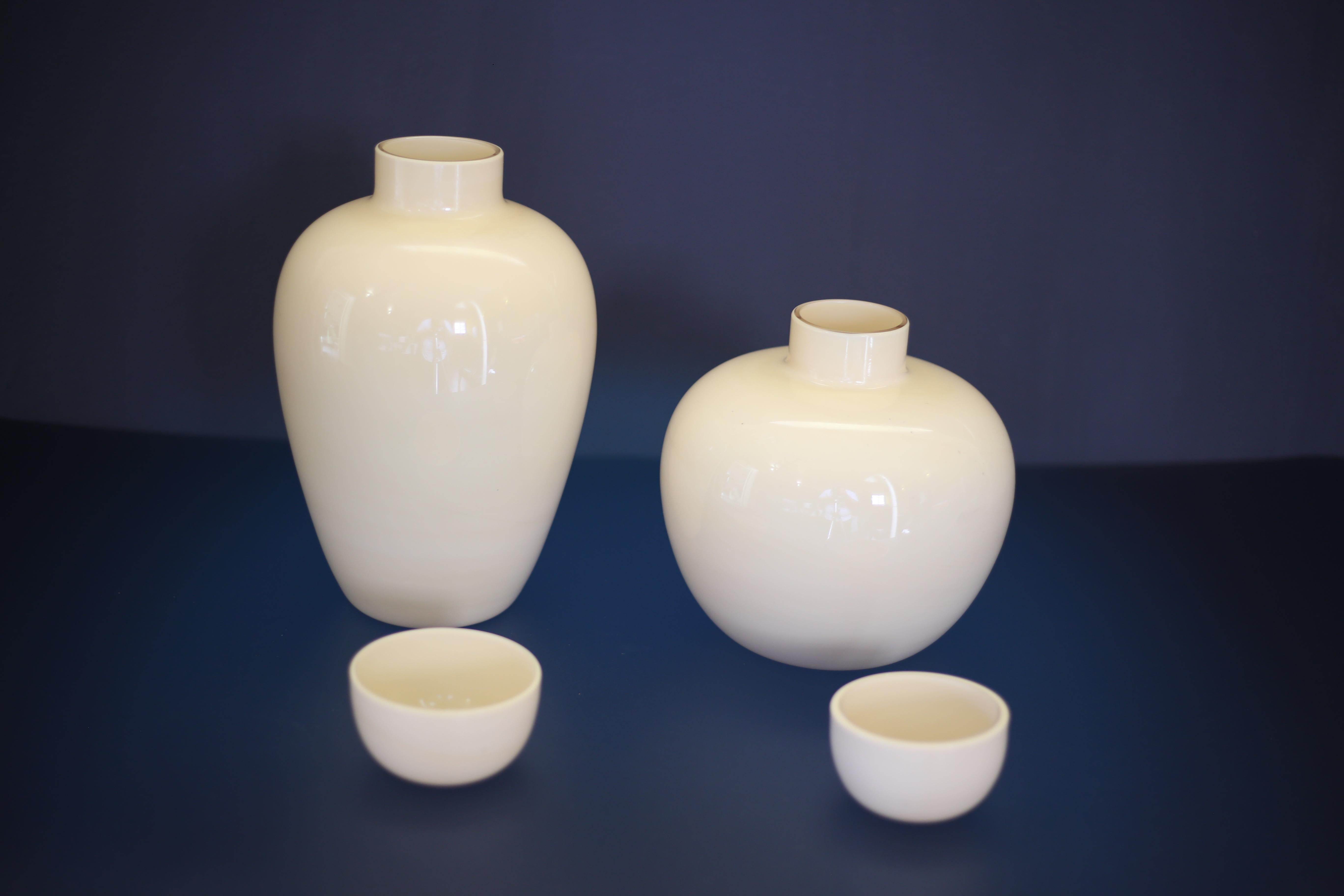 Italian Tobia Scarpa set of cream-colored vases, Venini 