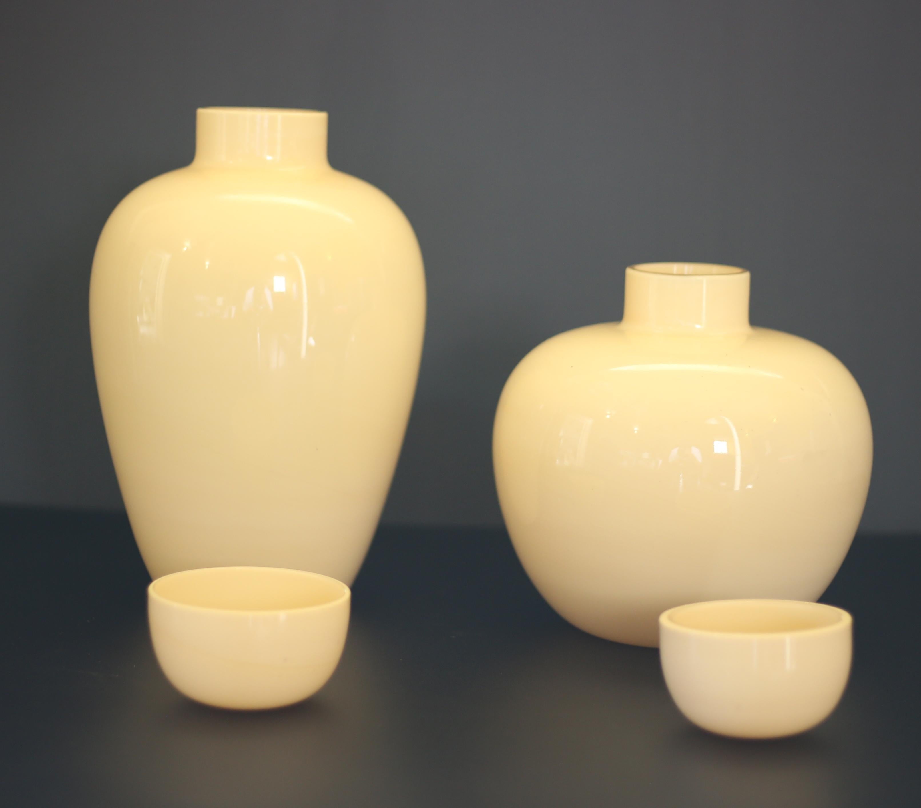 Other Tobia Scarpa set of cream-colored vases, Venini 