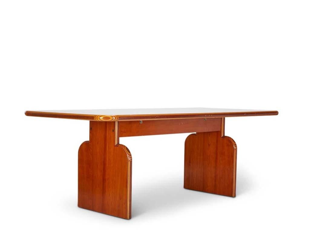 Tobia Scarpa: Vintage Sculptural Italian Dining Table
Dimensions: 83