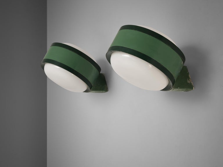 Tobia Scarpa for FLOS ‘Tamburo’ Pair of Wall Lights in Green Aluminum and Glass For Sale 3