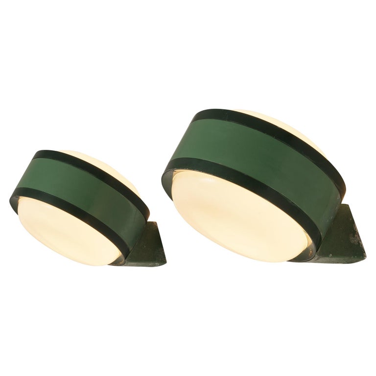 Tobia Scarpa for FLOS ‘Tamburo’ Pair of Wall Lights in Green Aluminum and Glass For Sale