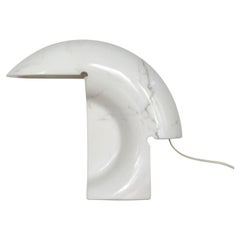 Tobiab Scarpa Lampada da tavolo Biagio in marmo di Carrara del Medioevo per Flos, Italia 1960
