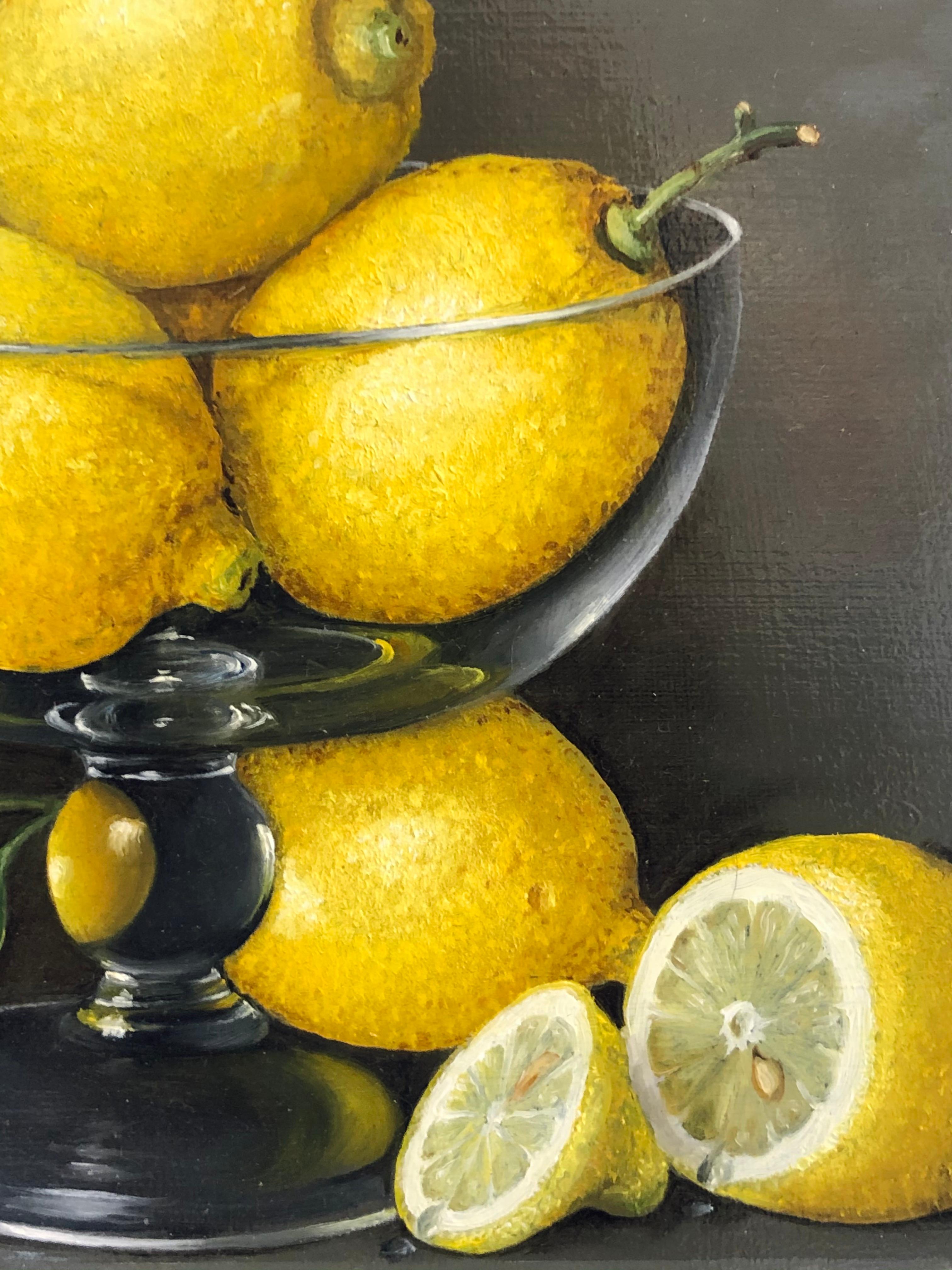 Citrons dans un verre-Nature morte originale réaliste-peinture à l'huile-art contemporain en vente 1
