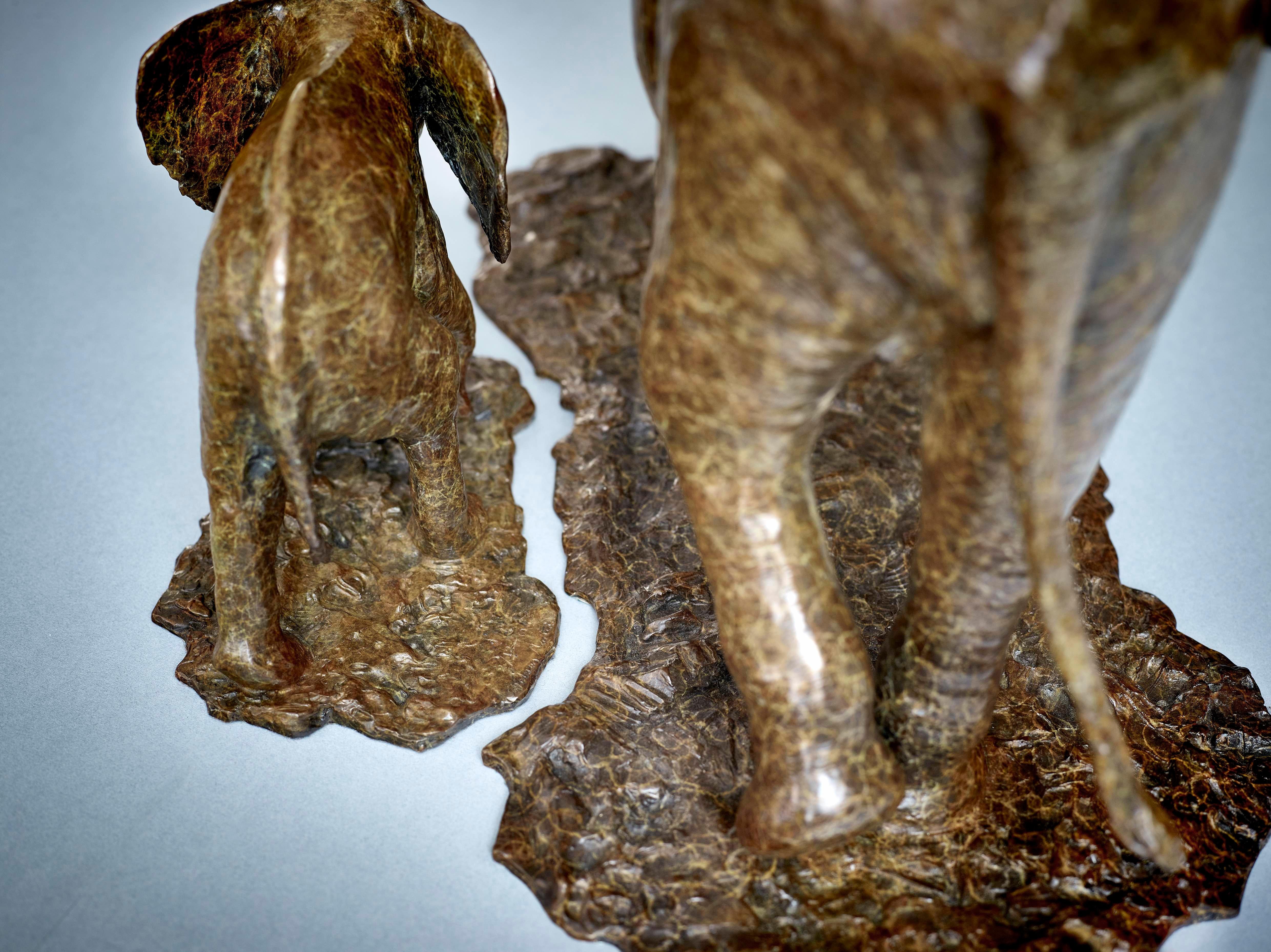 Zeitgenössische Bronze-Skulptur eines afrikanischen Elefanten & Baby, Safari, Wildtiere im Angebot 1