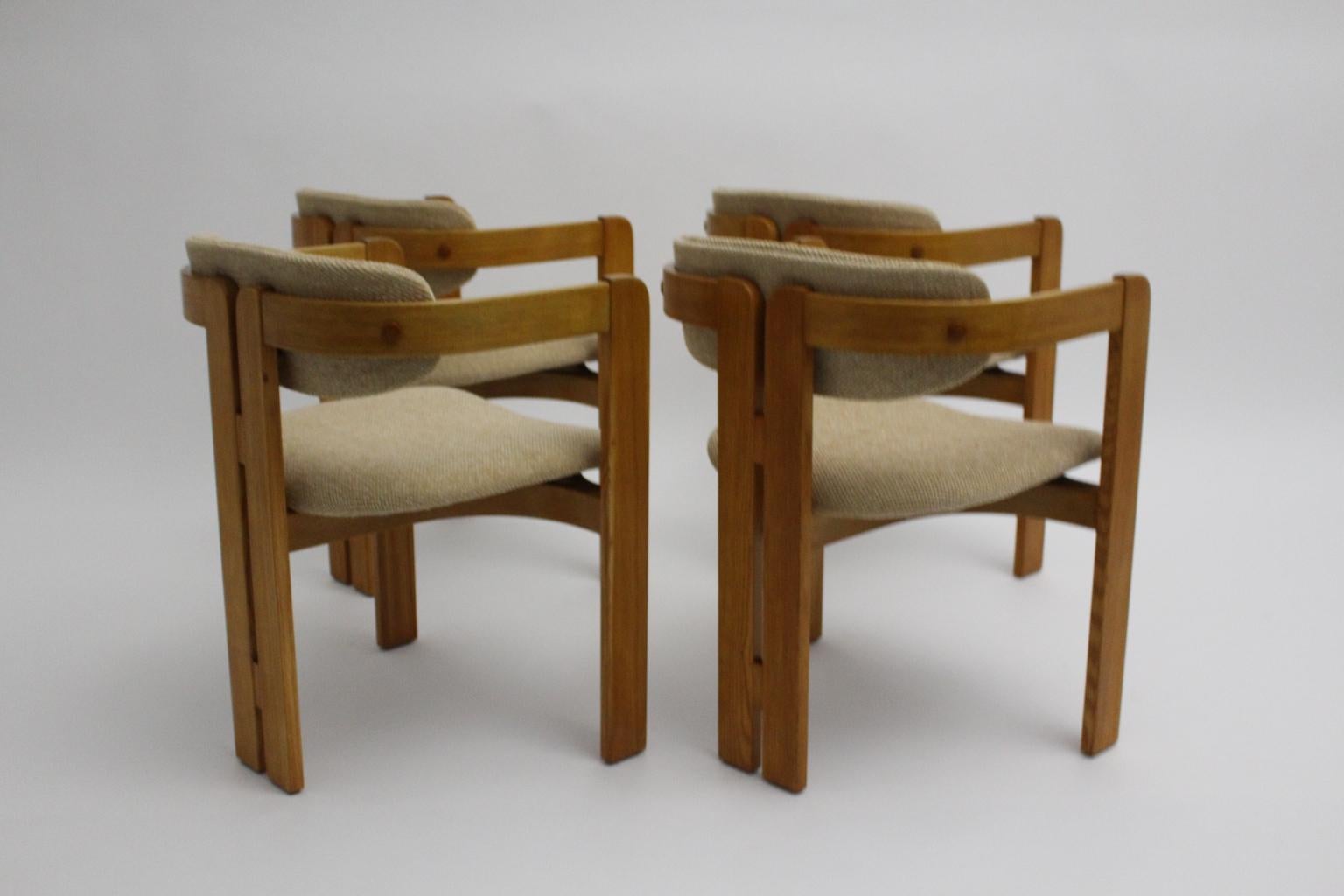 Italian Set of Four Vintage Brown Ash Dining Chairs 1970s im Zustand „Gut“ in Vienna, AT