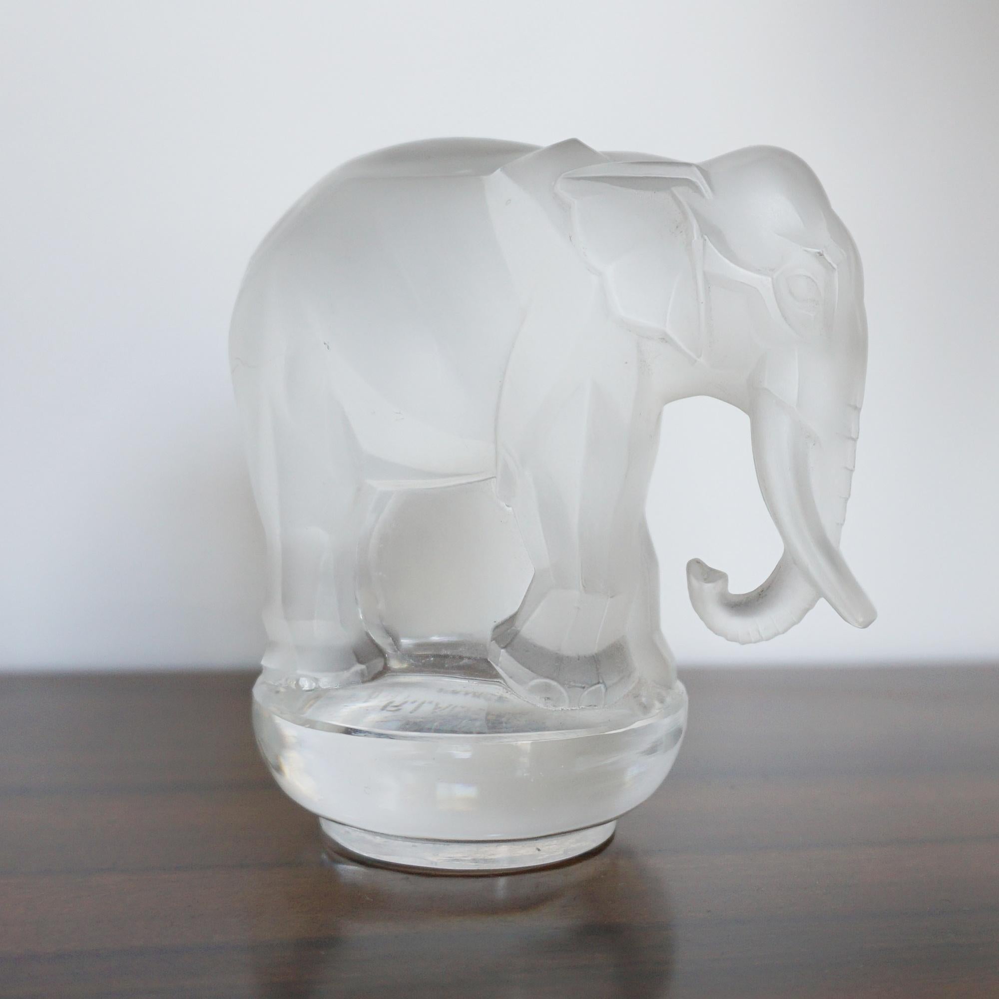 'Toby Elephant' Frosted Glass Paperweight by René Lalique 5