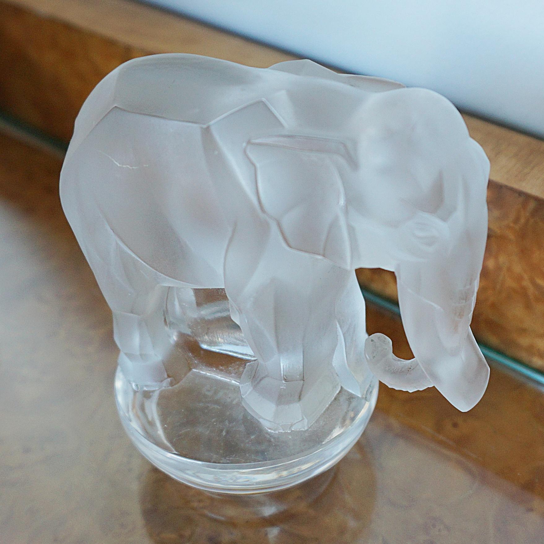'Toby Elephant' Frosted Glass Paperweight by René Lalique 6