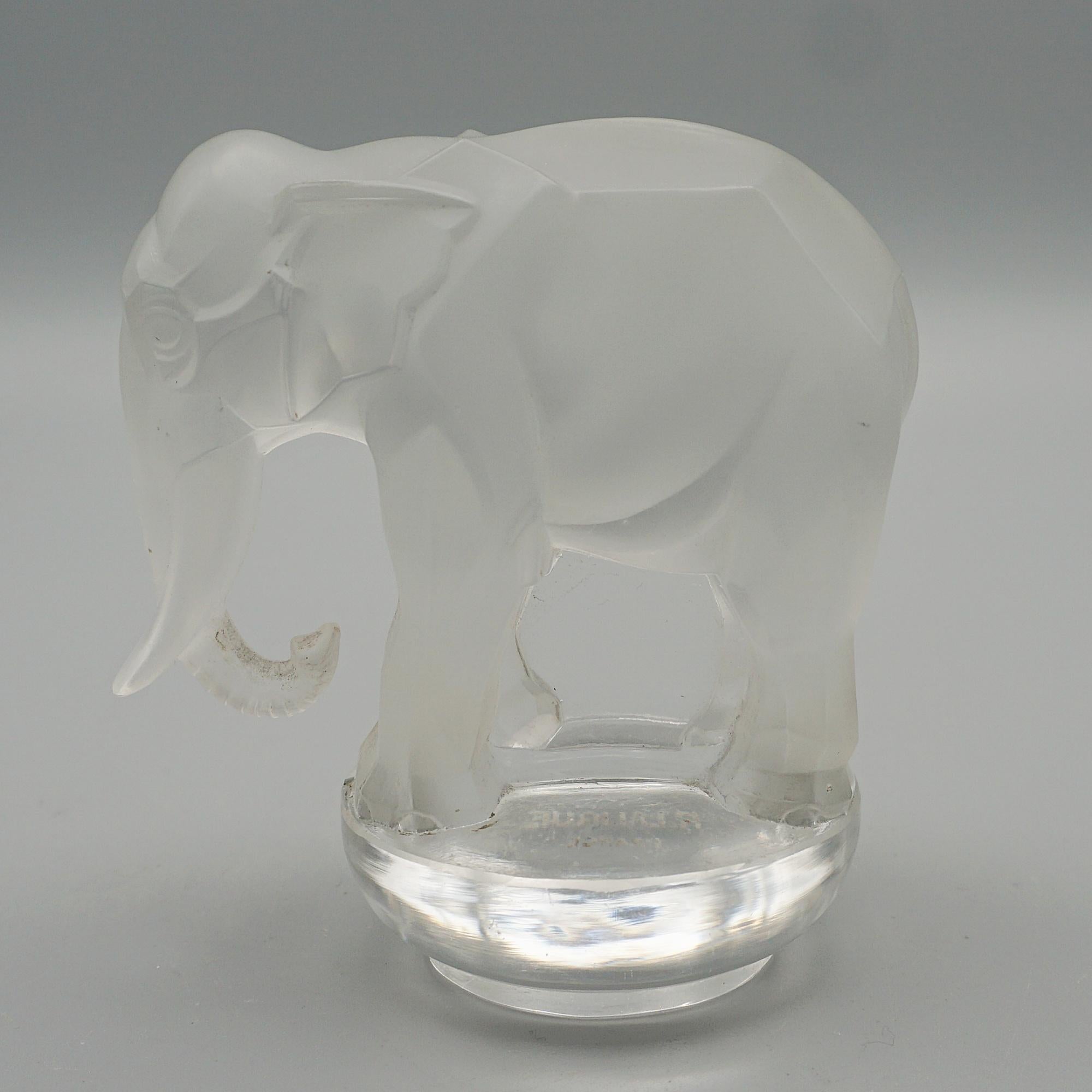 'Toby Elephant' Frosted Glass Paperweight by René Lalique In Good Condition In Forest Row, East Sussex