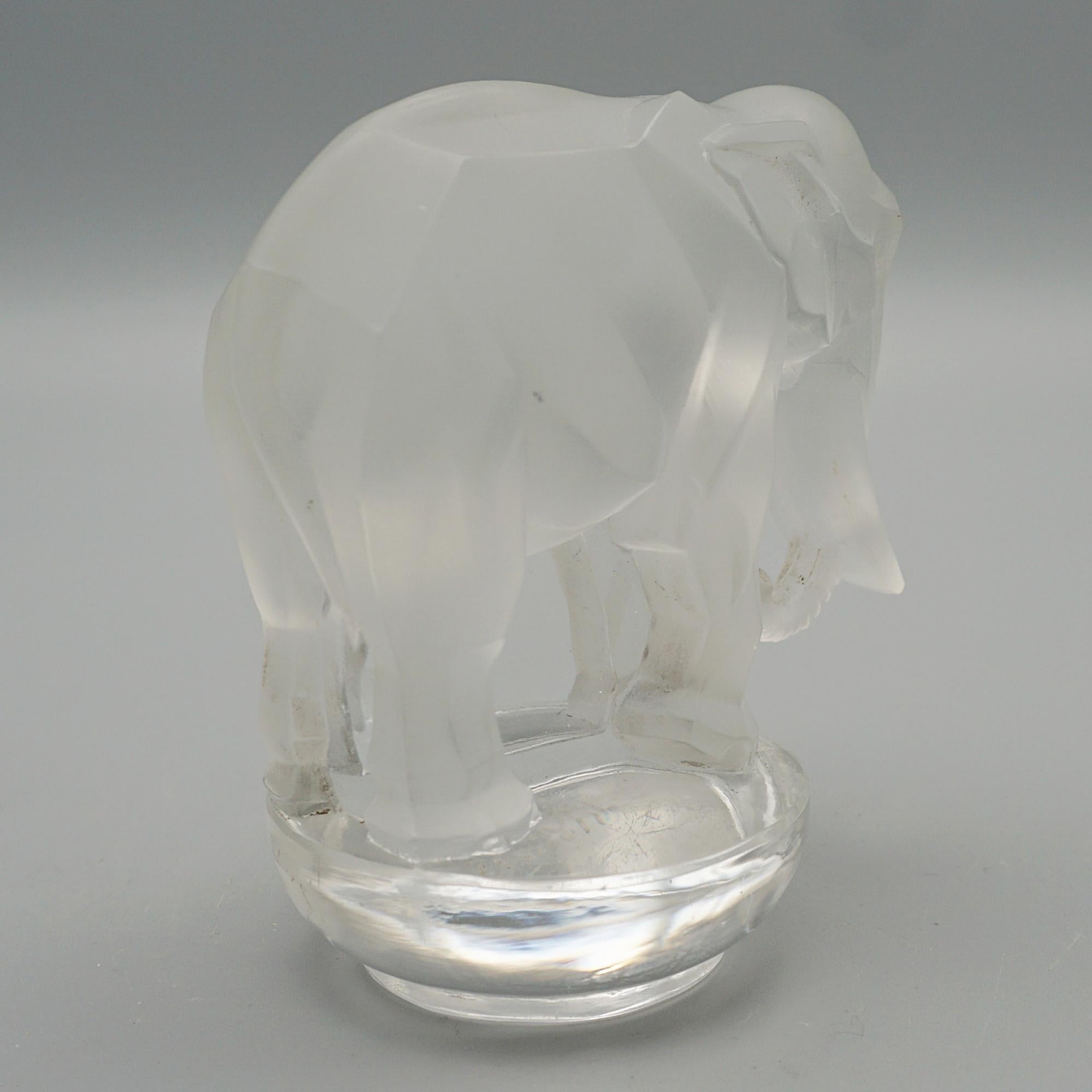 'Toby Elephant' Frosted Glass Paperweight by René Lalique 2