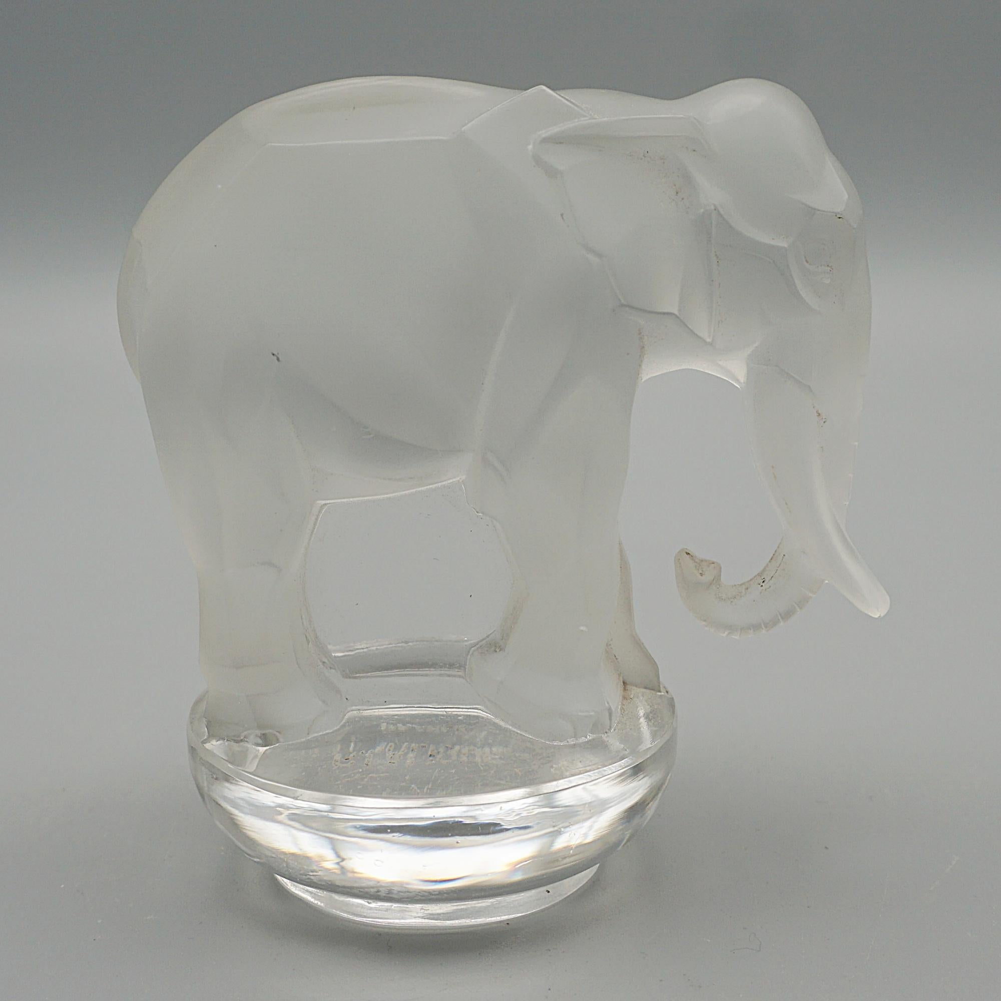 'Toby Elephant' Frosted Glass Paperweight by René Lalique 3
