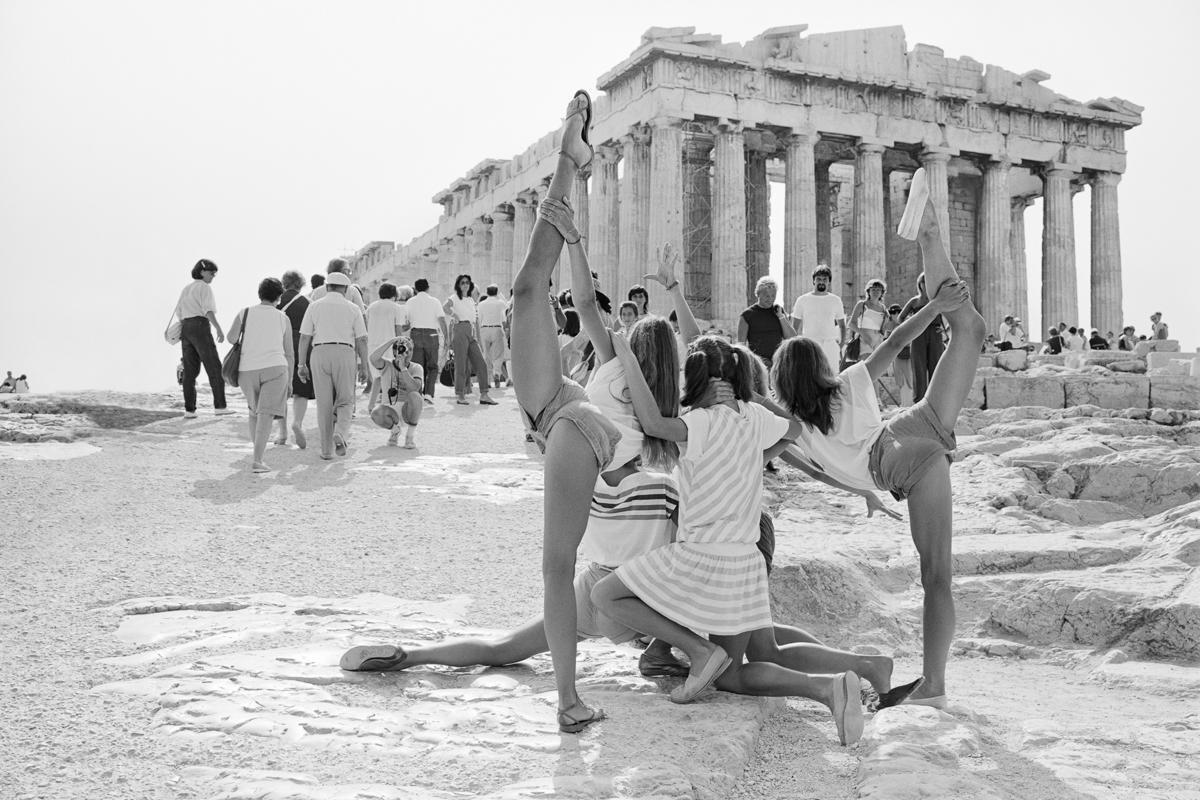 Tod Papageroge Black and White Photograph – Ohne Titel von „On The Acropolis“