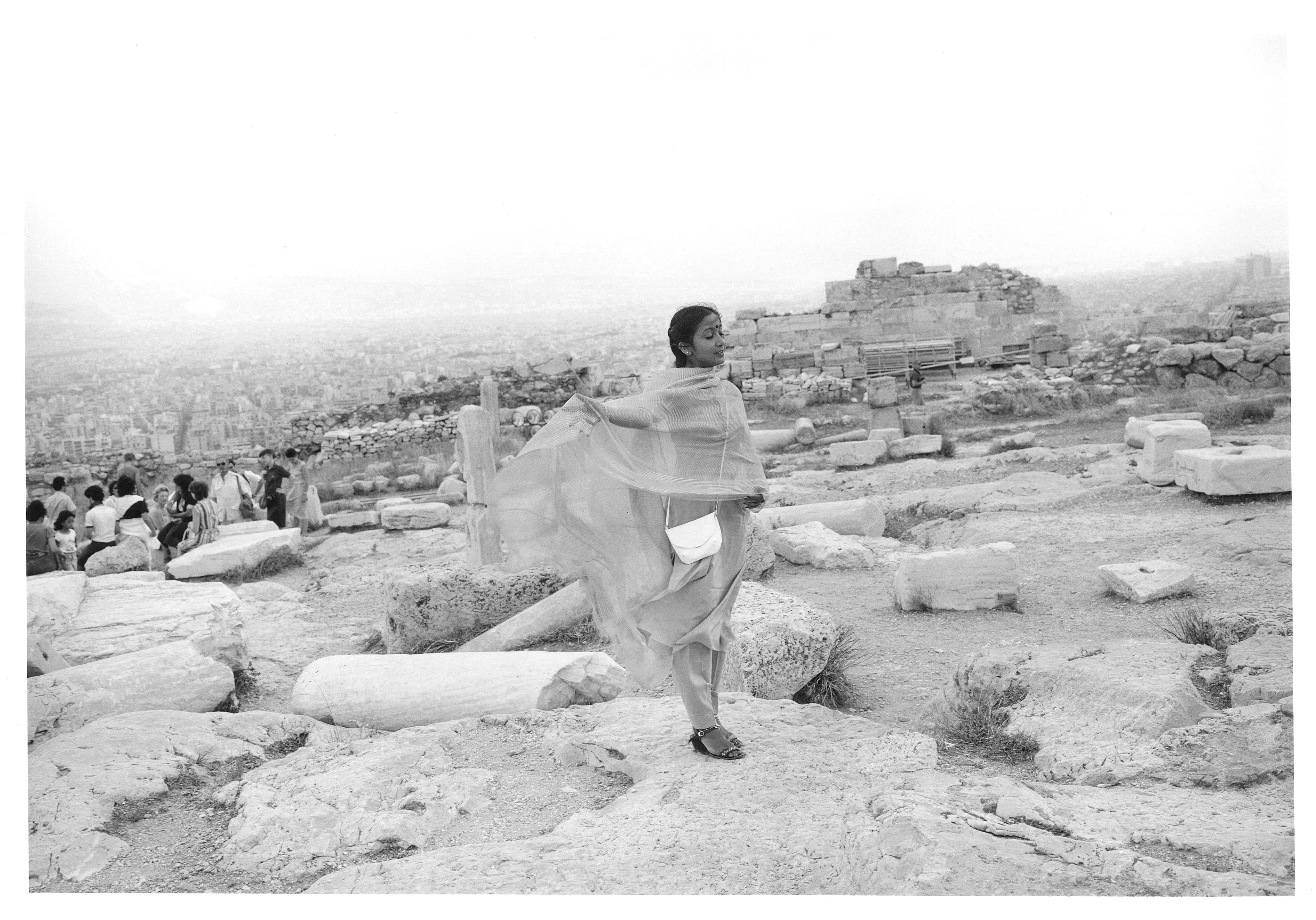 Tod Papageroge Black and White Photograph – Ohne Titel aus „On The Acropolis“
