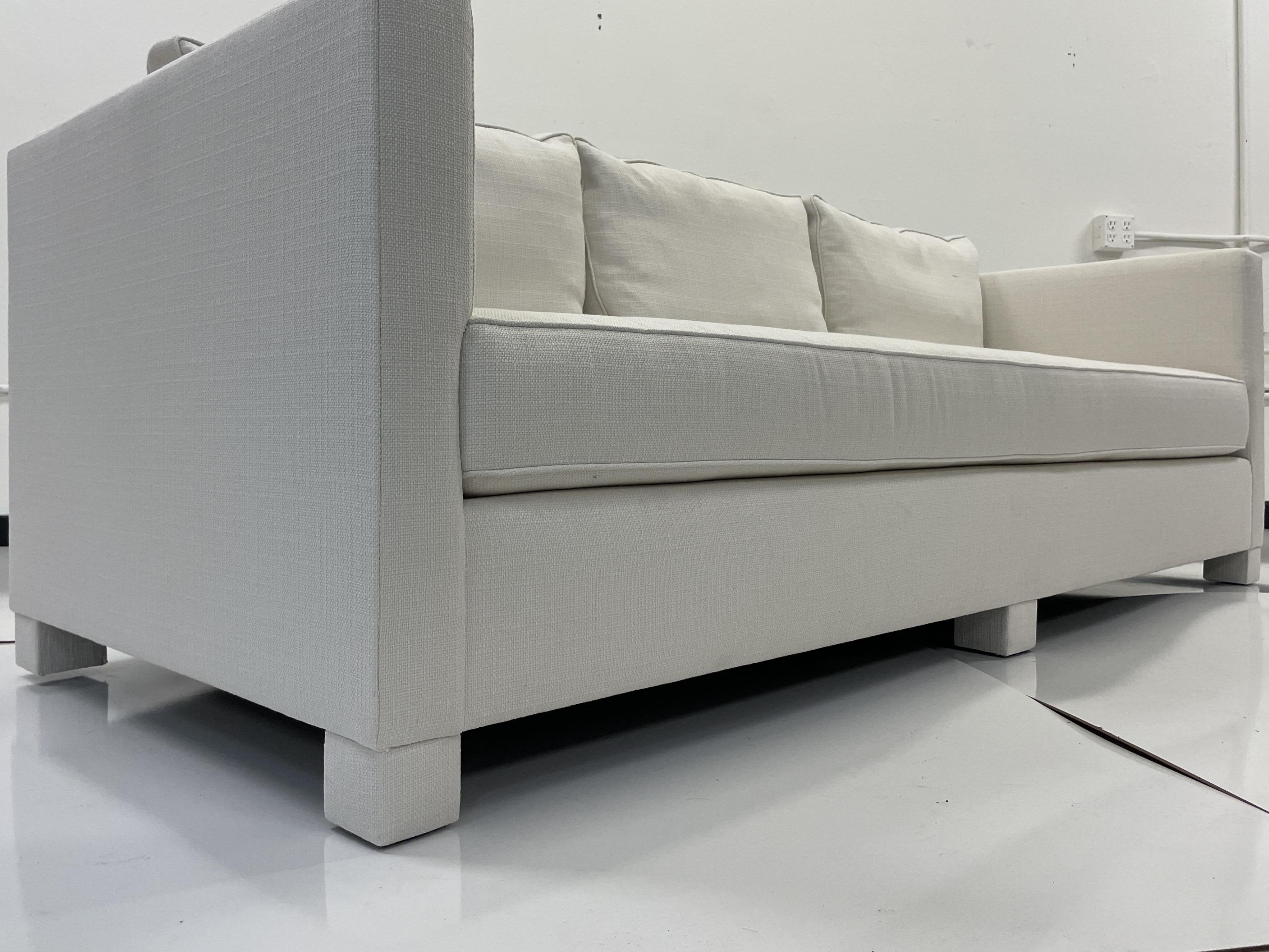 Todd Hase entworfenes Freya-Sofa im Angebot 4