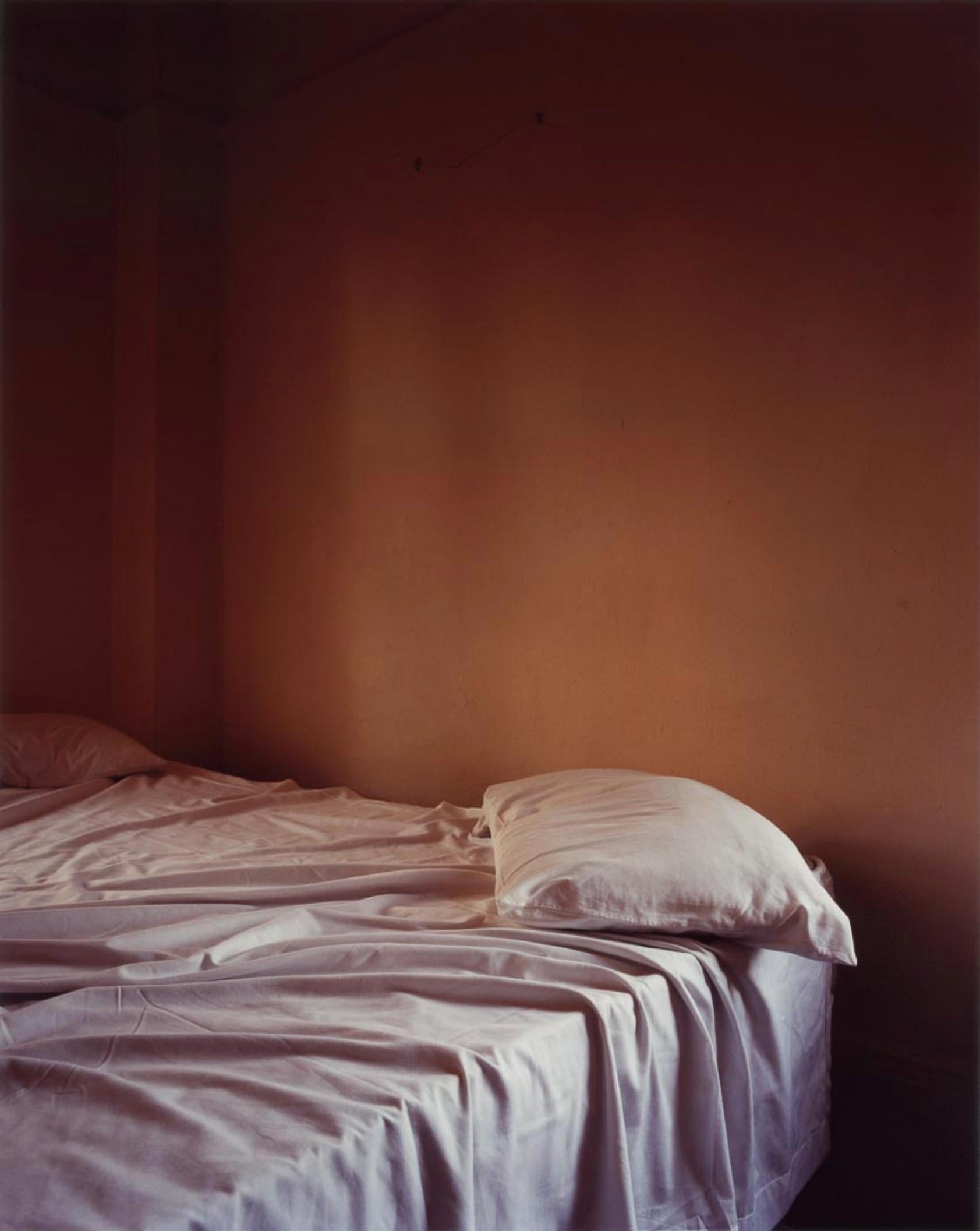 #3557-y, 2005 - Todd Hido (Colour Photography)
Signed, titled and dated on reverse
Archival pigment print

Available in three sizes:
24 x 20 inches, from an edition of 10 + 3 APs
38 x 30 inches, from an edition of 5 + 2 APs
48 x 38 inches, from an