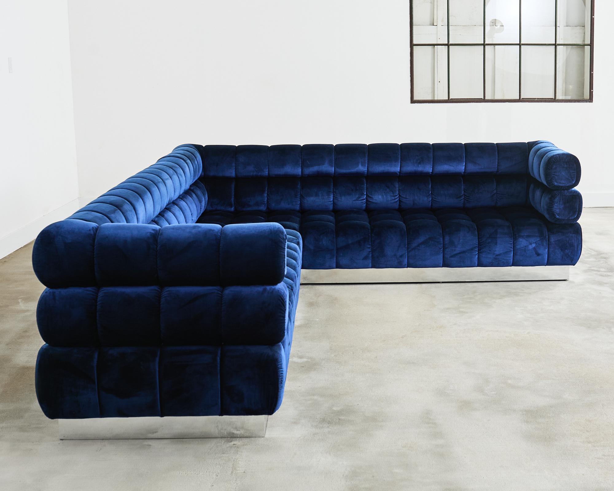 Divano componibile e pouf in velluto blu su misura di Todd Merrill In condizioni buone in vendita a Rio Vista, CA