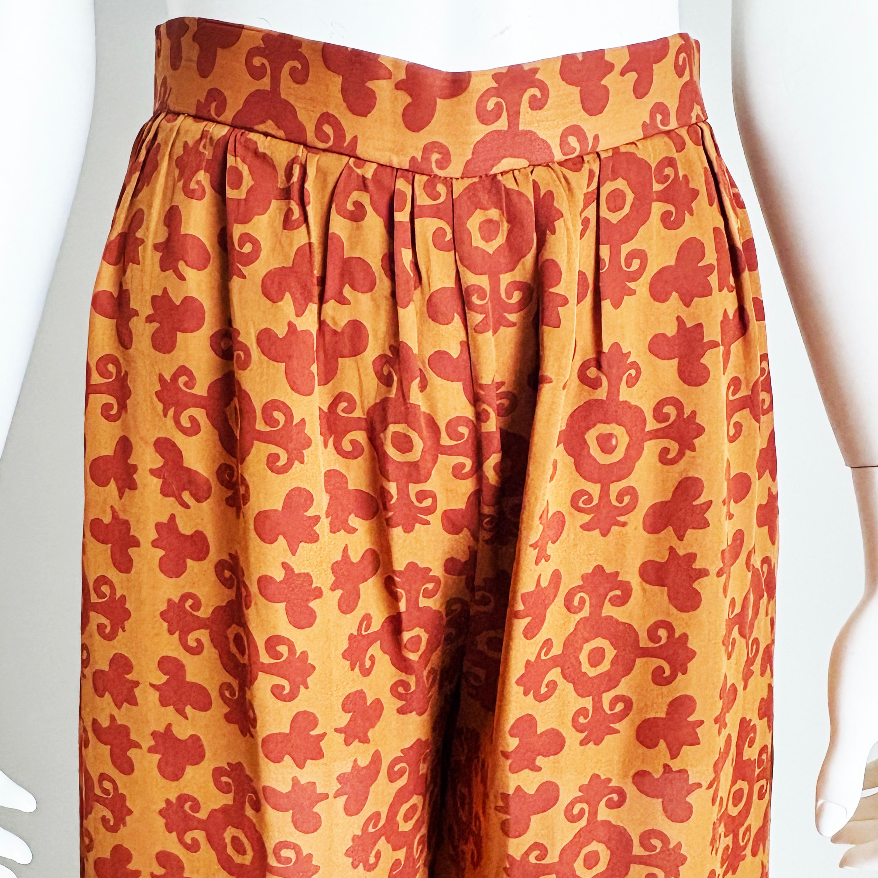 Todd Oldham Pantaloni di seta Palazzo a gamba larga stile Suzani Stampa Vintage anni '90 S In condizioni ottime in vendita a Port Saint Lucie, FL