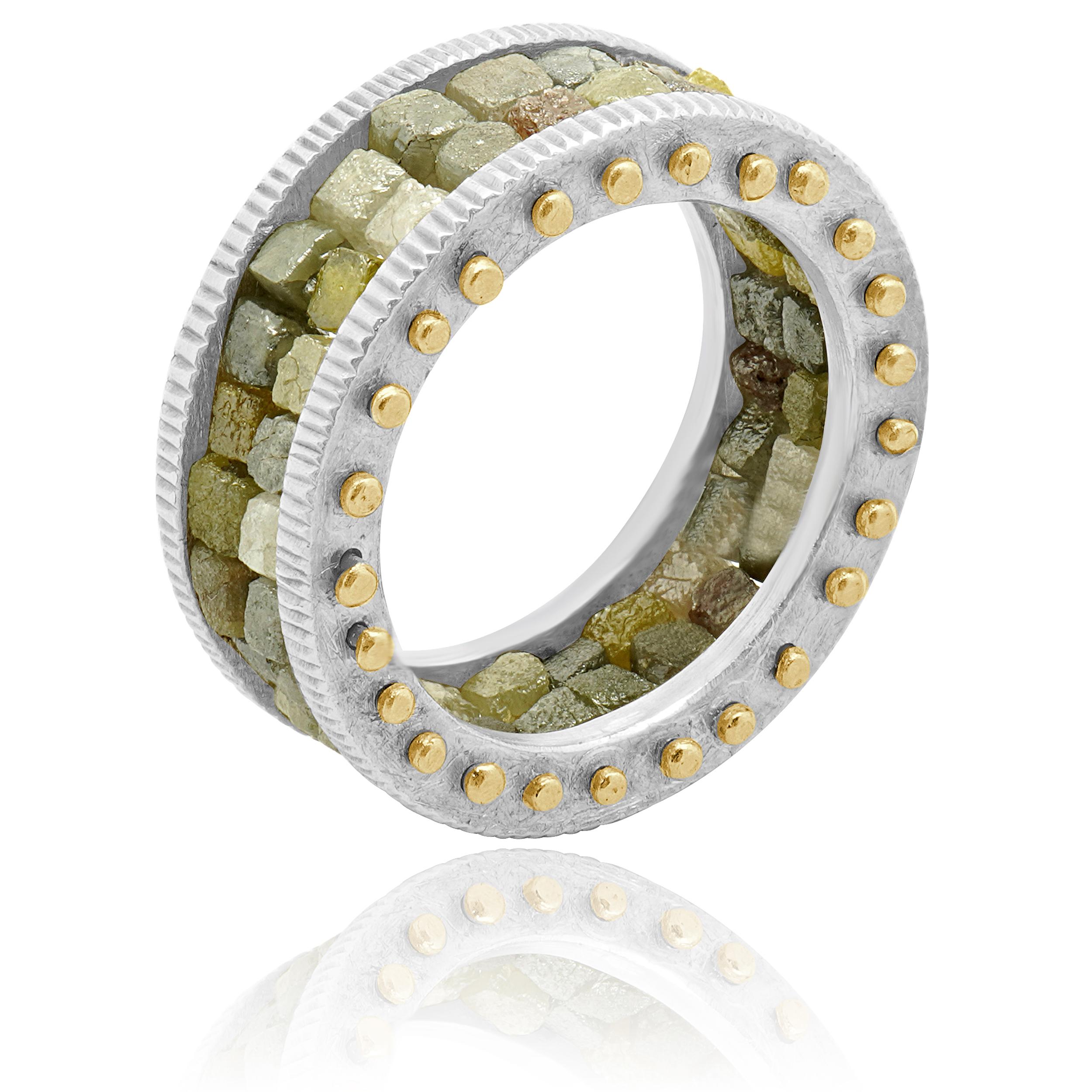 Design/One Todd Reed
Matière : argent sterling / or jaune 18K
Diamant : 54 taille brute = 14,90cttw
Taille : 6.25
Poids : 8.18 grammes
