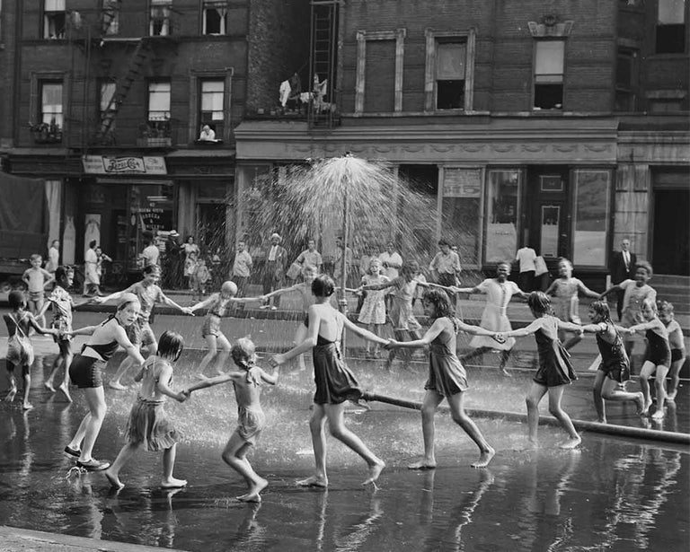 Todd Webb Black and White Photograph - [The Circle] LaSalle Street, Harlem