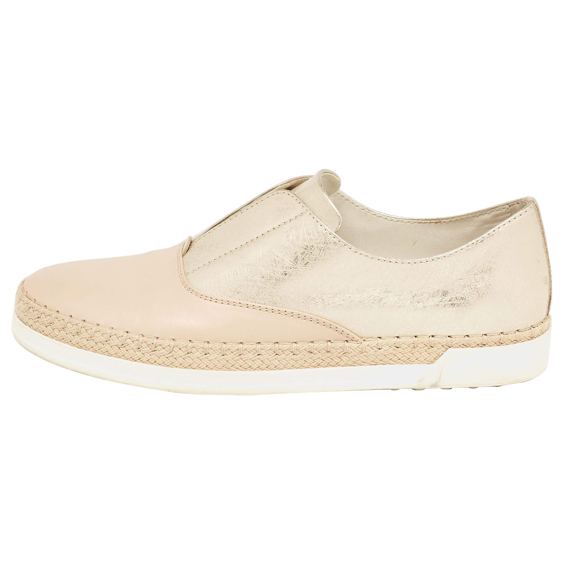 Tod's Espadrille plate en cuir beige/or taille 36 en vente