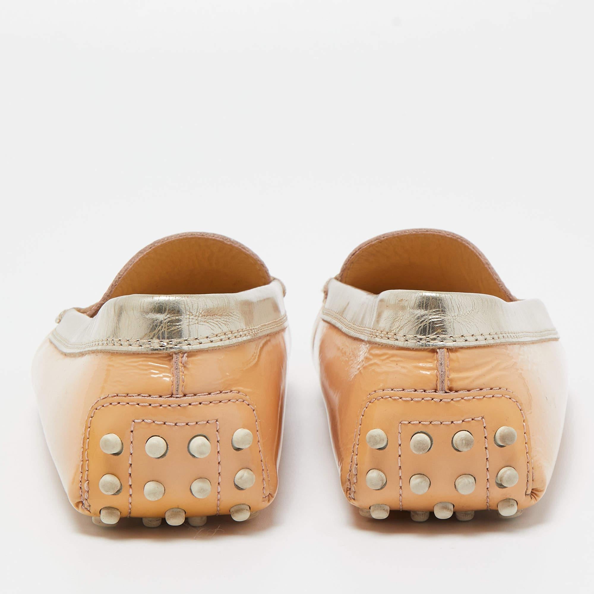 Tod's Beige/Gold Patent Leather Penny Slip On Loafers Size 38.5 For Sale 1