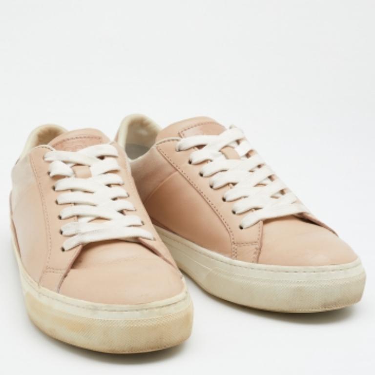 Tod's Baskets basses beige taille 37 État moyen - En vente à Dubai, Al Qouz 2
