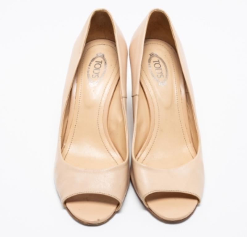 Tod's Bombas de cuña con puntera abierta de piel beige talla 38 en venta 2
