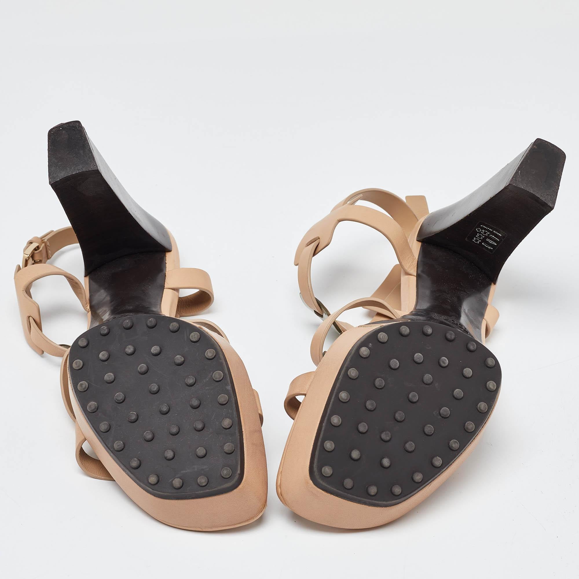 Tod's - Sandales à plateforme en cuir beige/gris métallique avec bride en T - Taille 39,5 en vente 1