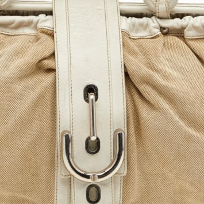 Tod's Beige/ Off White, borsa in tela e pelle In condizioni discrete a Dubai, Al Qouz 2